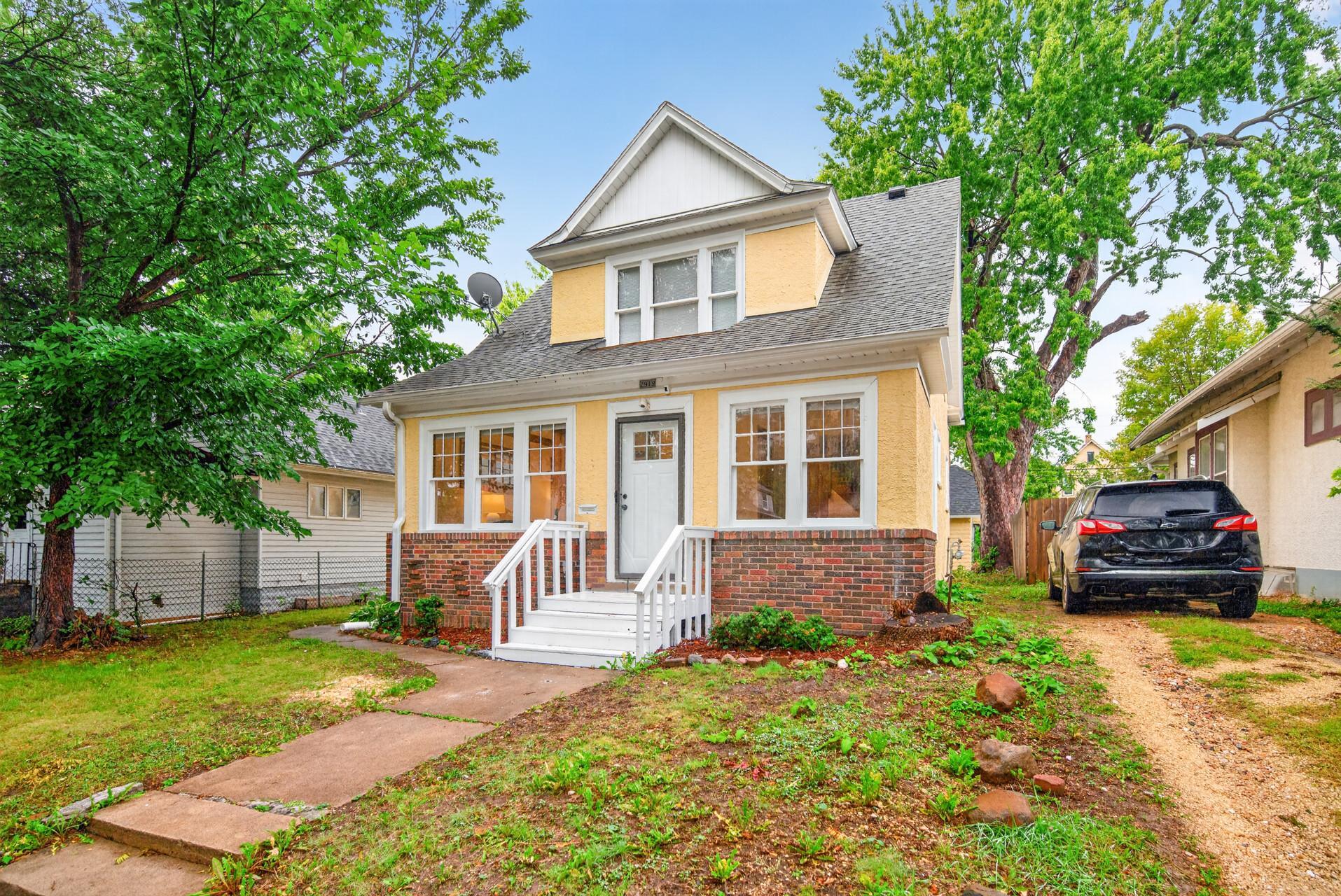 2919 Oliver Avenue N Property Photo 1