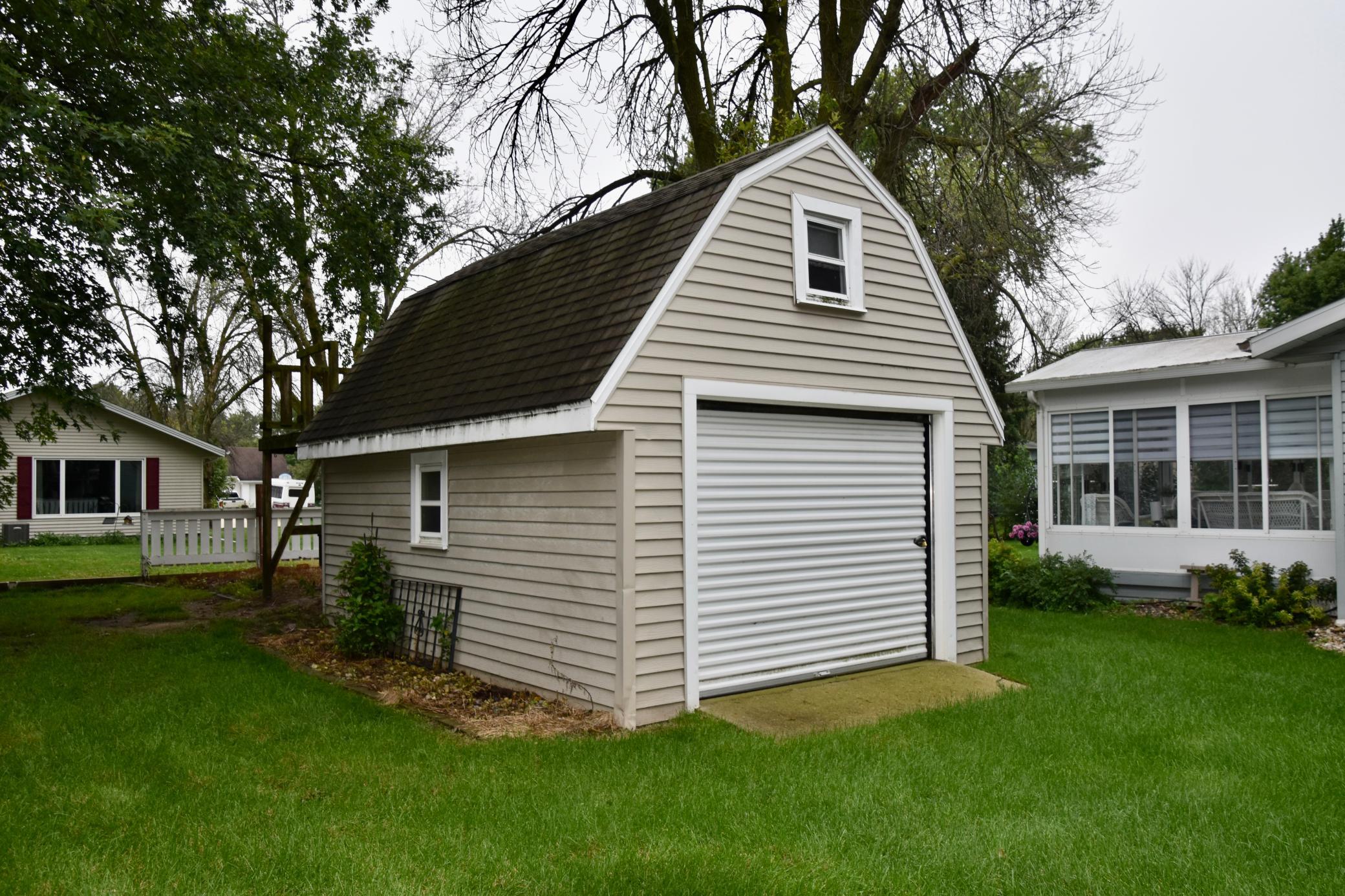 107 Circle Drive Property Photo 5
