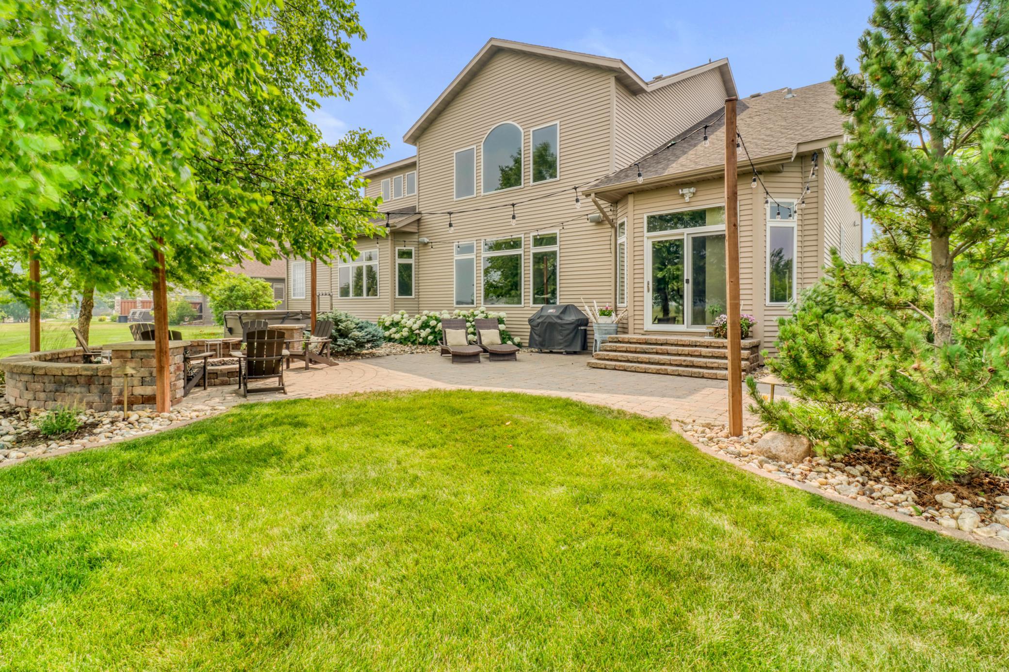5827 Silverleaf Drive S Property Photo 2