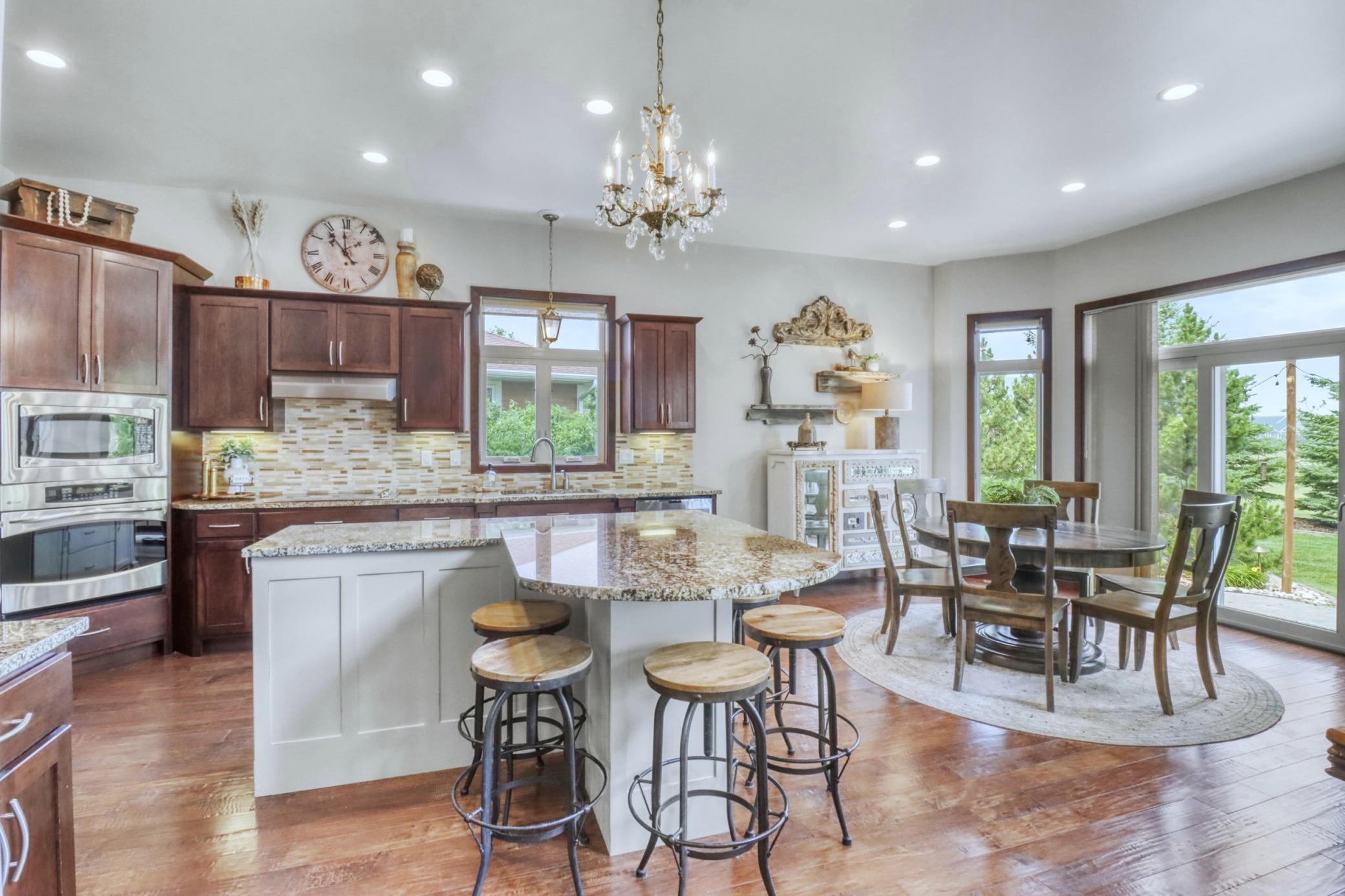 5827 Silverleaf Drive S Property Photo 12