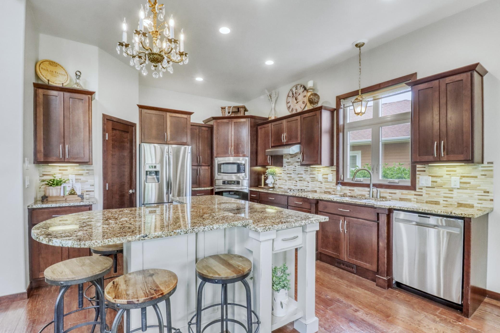 5827 Silverleaf Drive S Property Photo 13