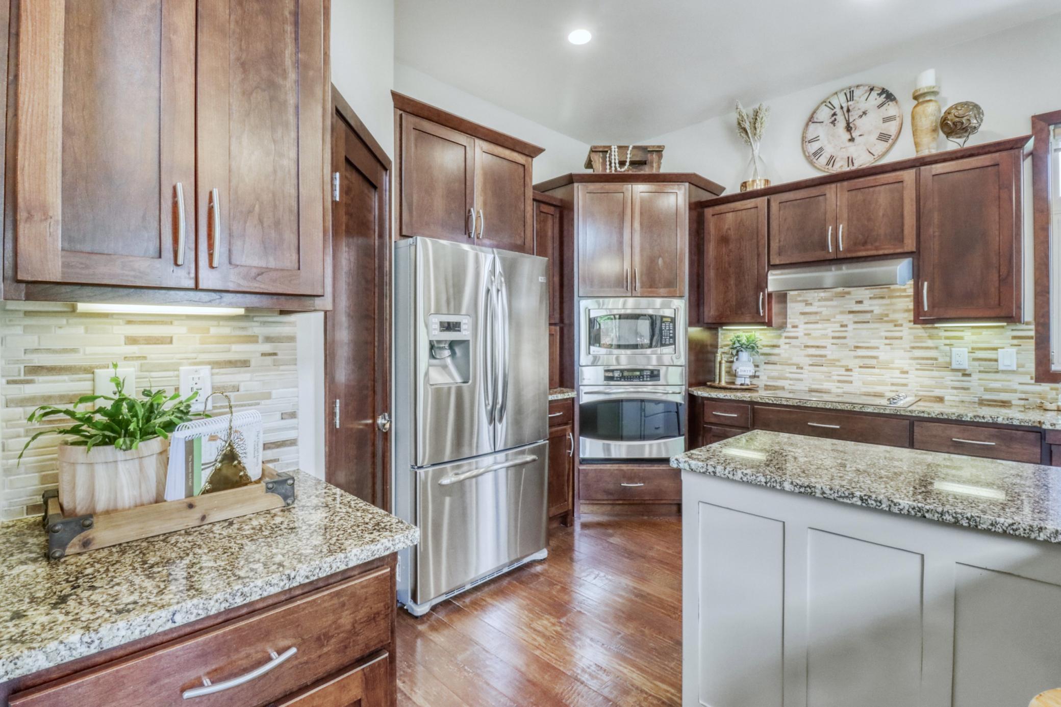 5827 Silverleaf Drive S Property Photo 16