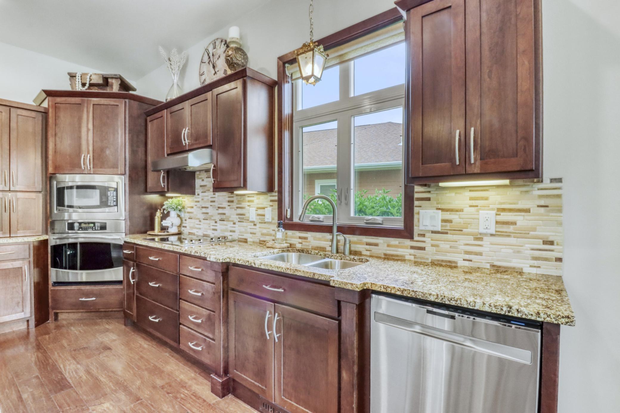 5827 Silverleaf Drive S Property Photo 17