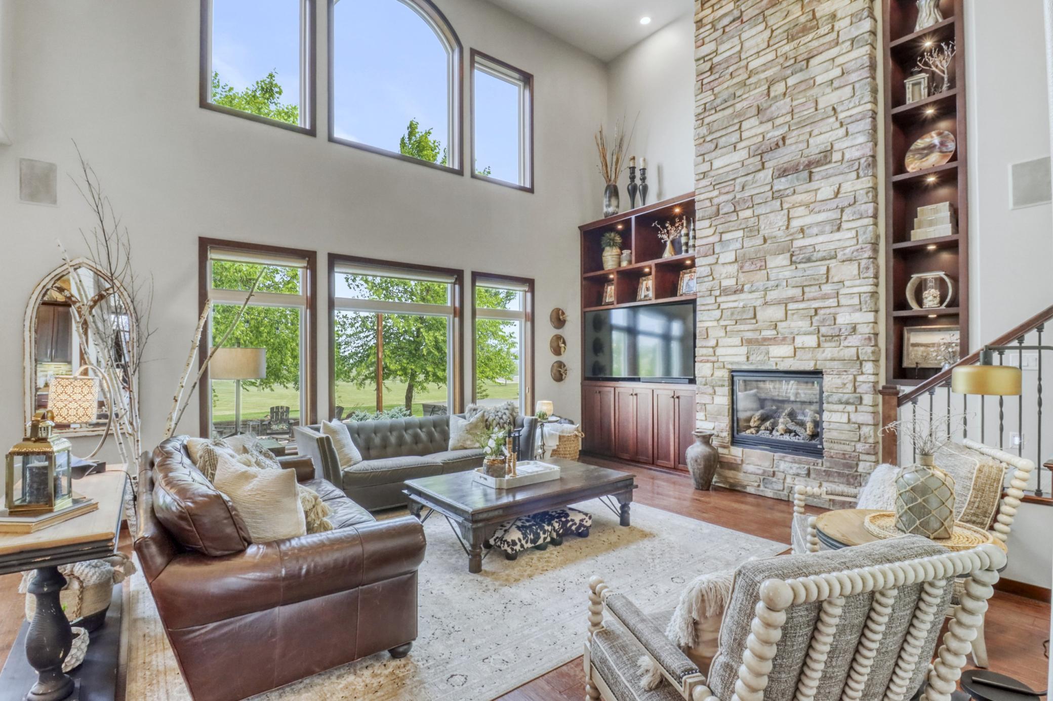 5827 Silverleaf Drive S Property Photo 19