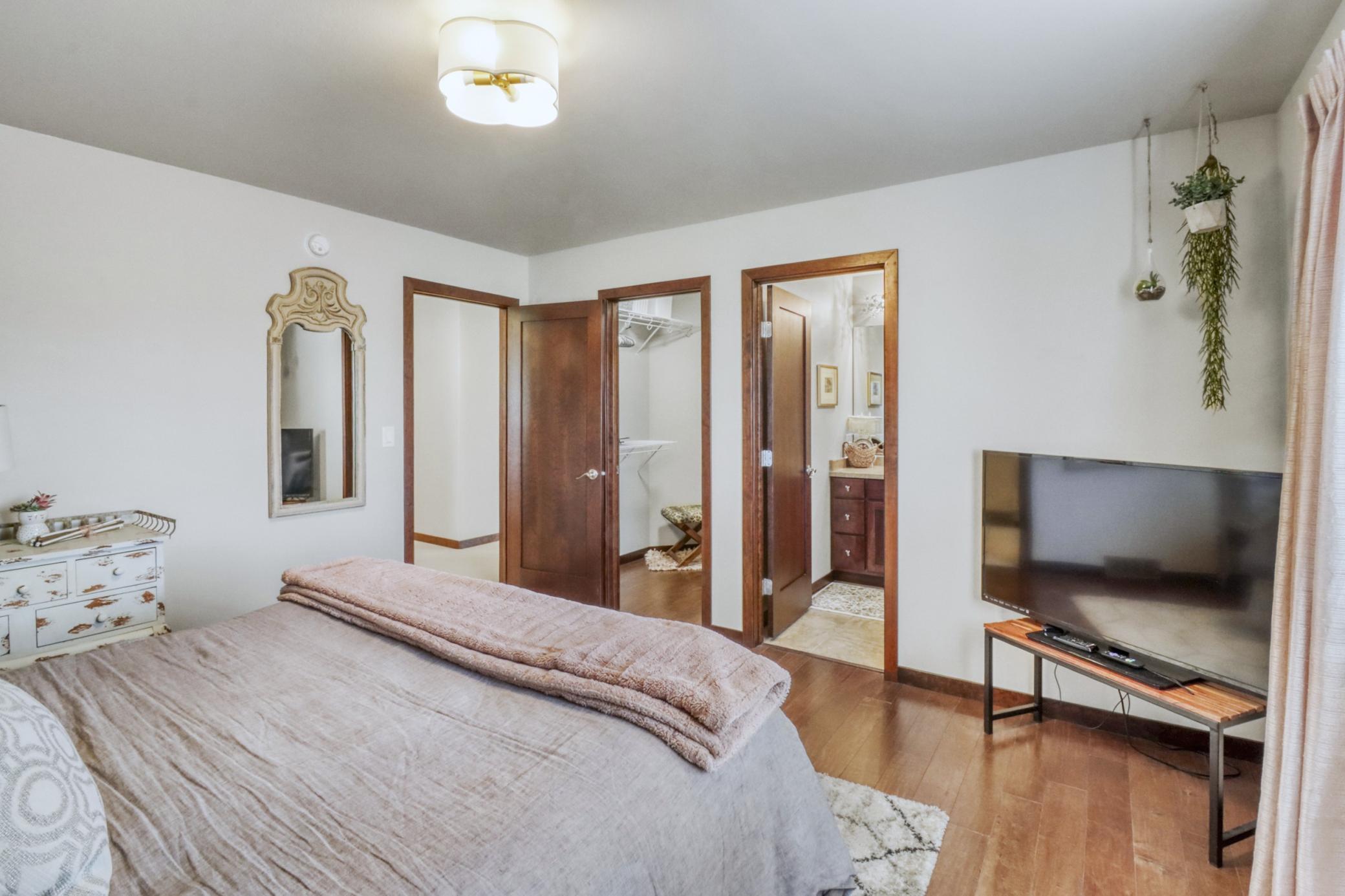 5827 Silverleaf Drive S Property Photo 53
