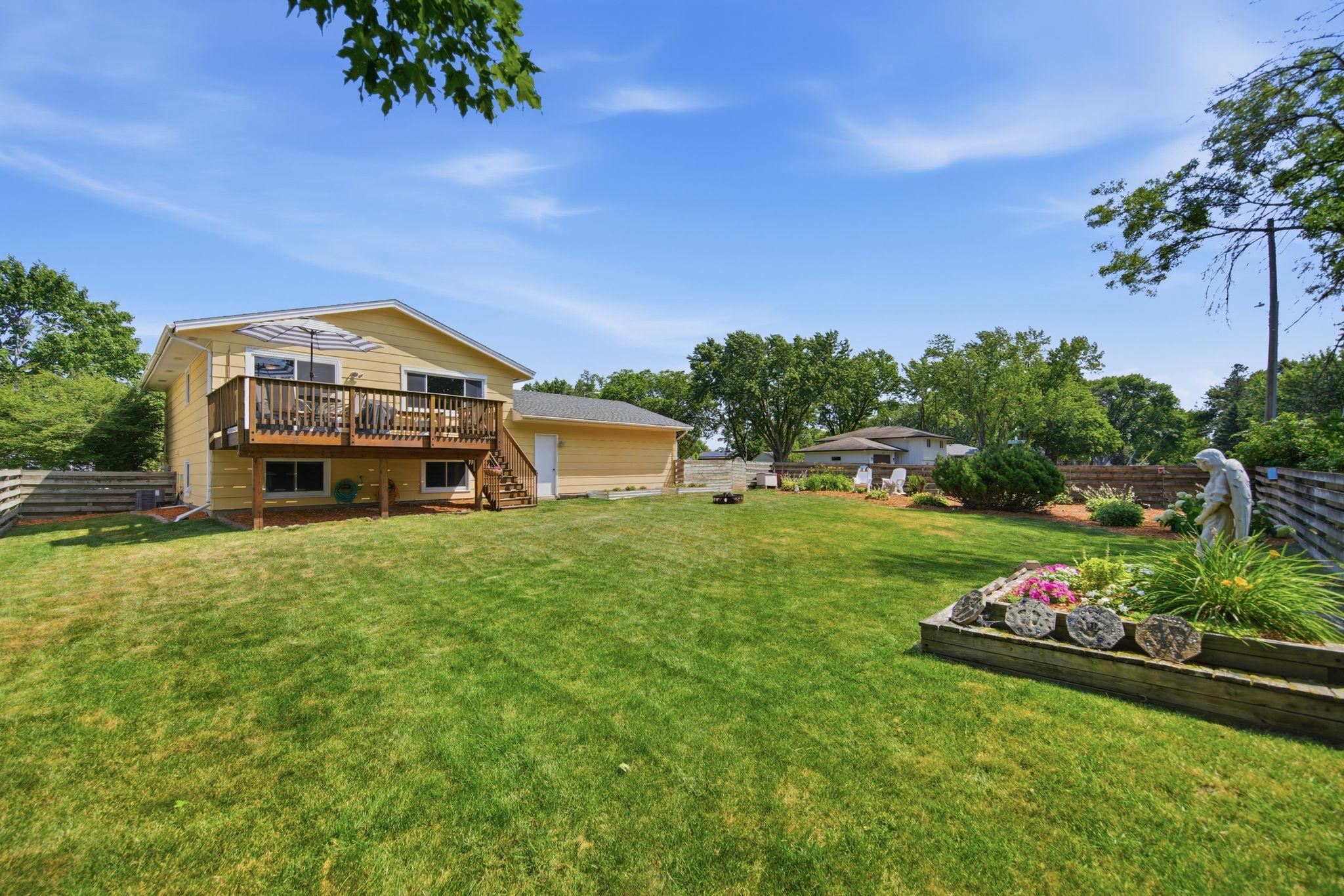 10315 96th Avenue N Property Photo 16