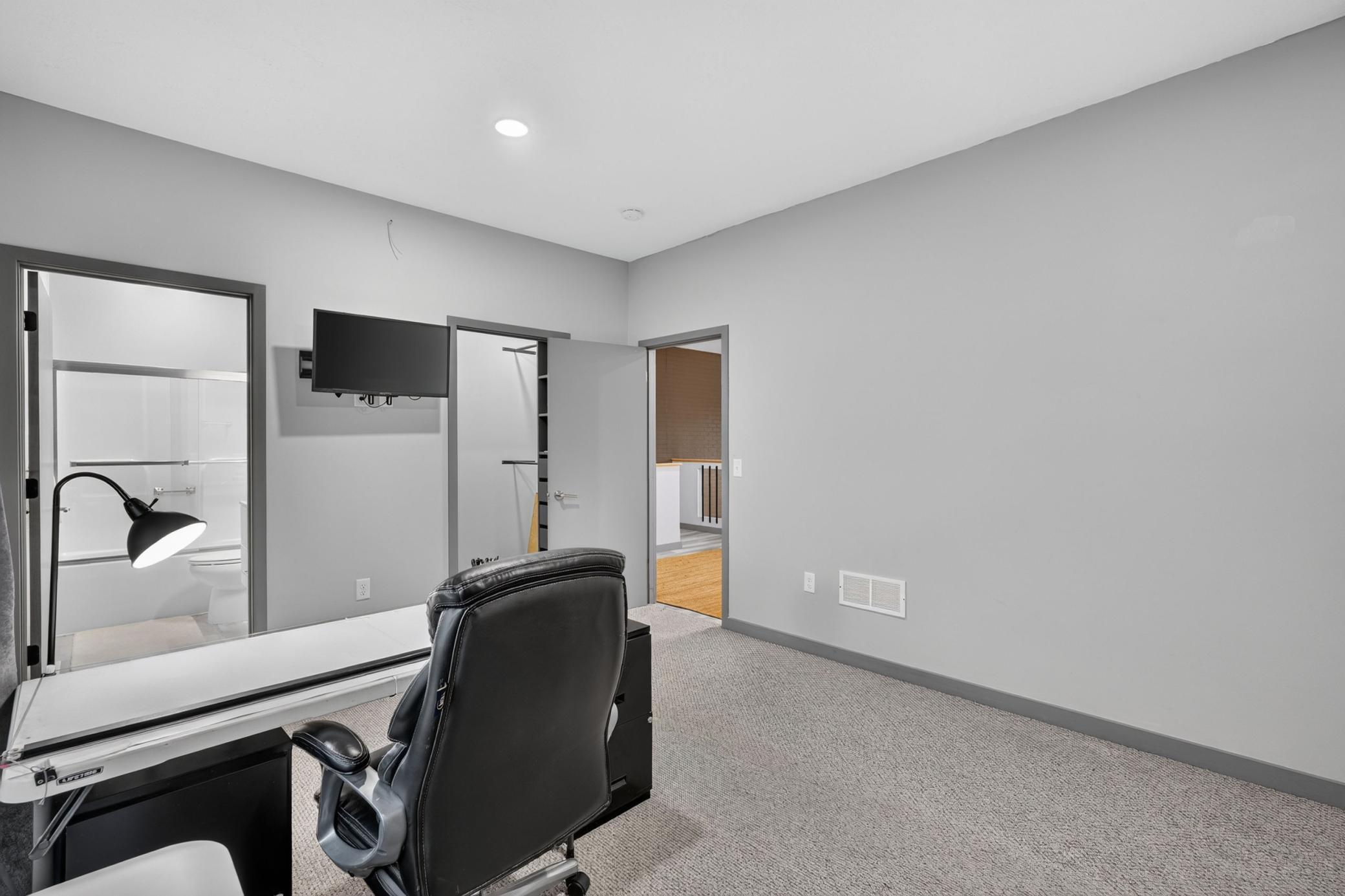 241 Pleasant Street Property Photo 19