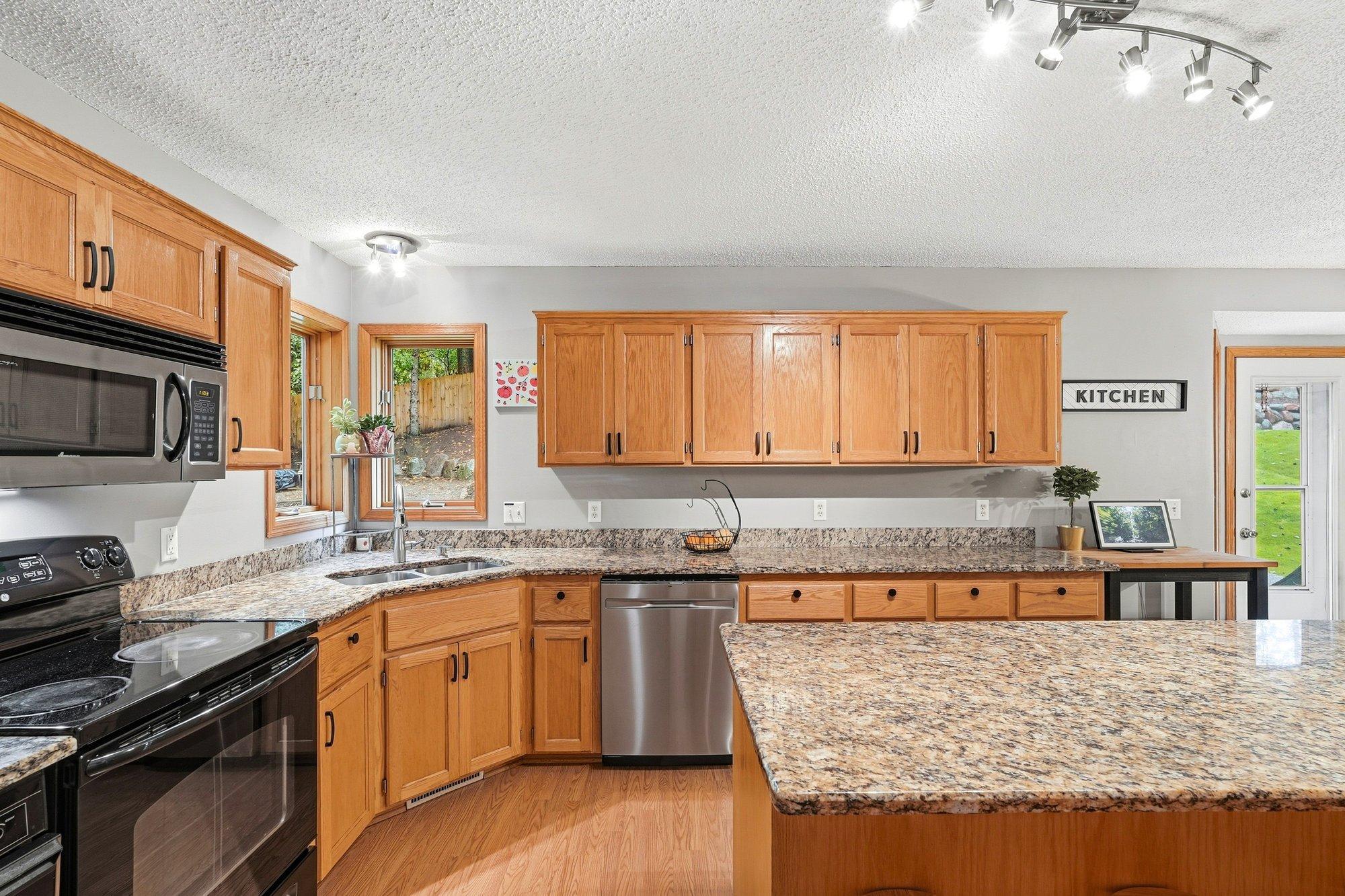 524 Eastwood Court Property Photo 17