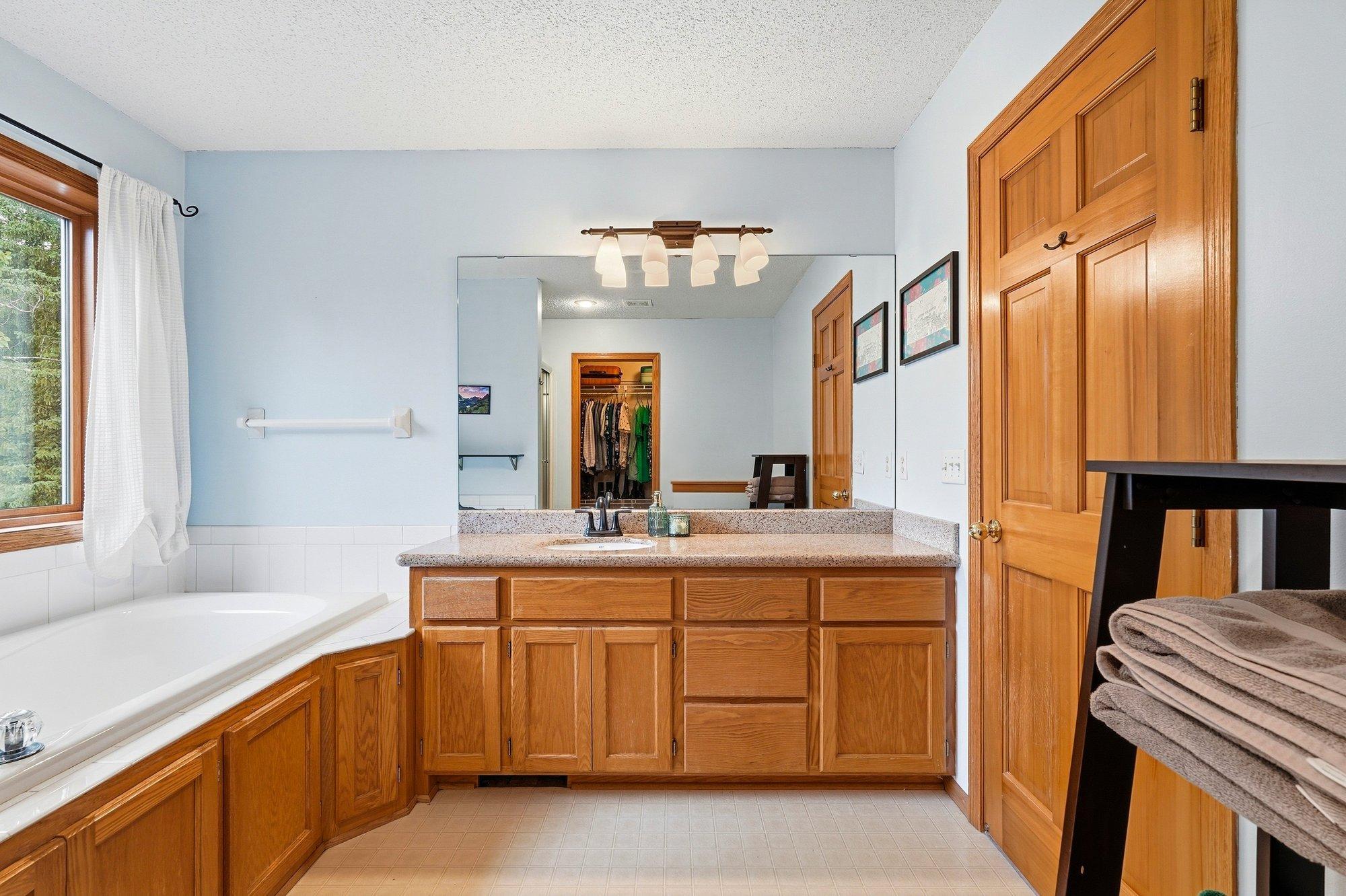 524 Eastwood Court Property Photo 33
