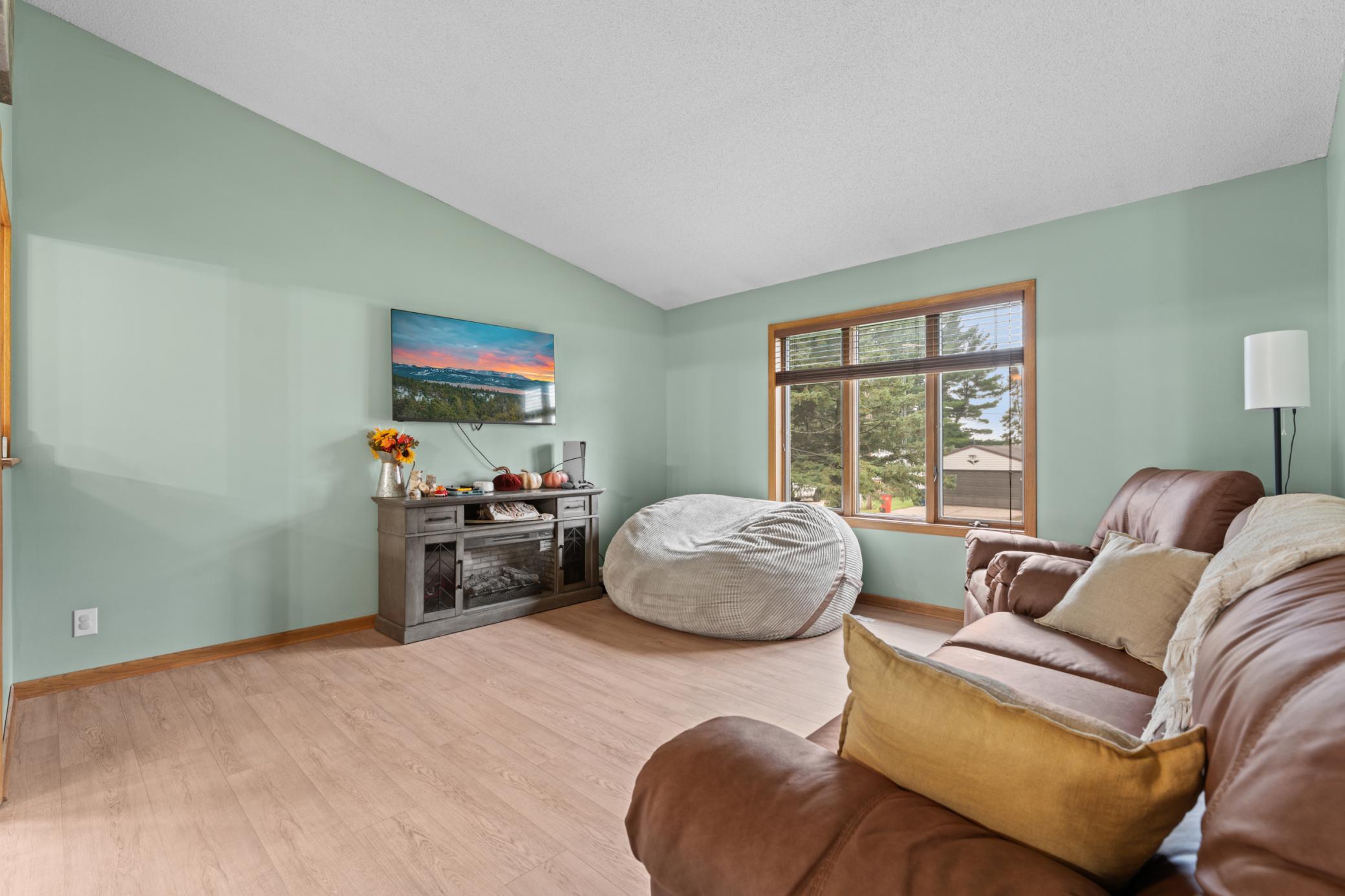 145 4th Avenue Nw Property Photo 4