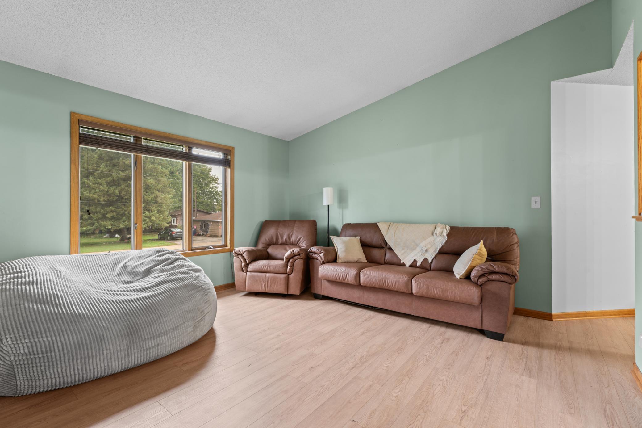 145 4th Avenue Nw Property Photo 5