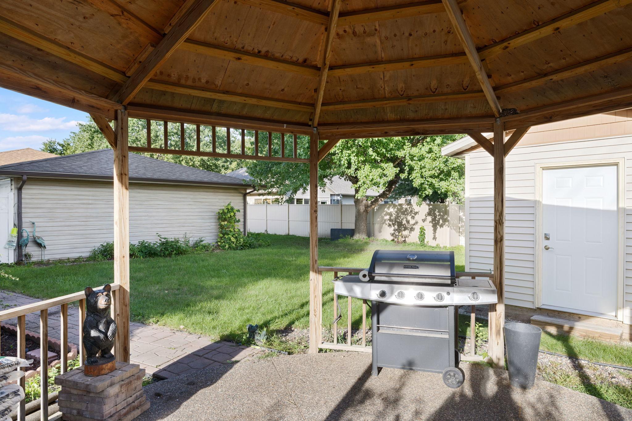 600 E Park Street Property Photo 22