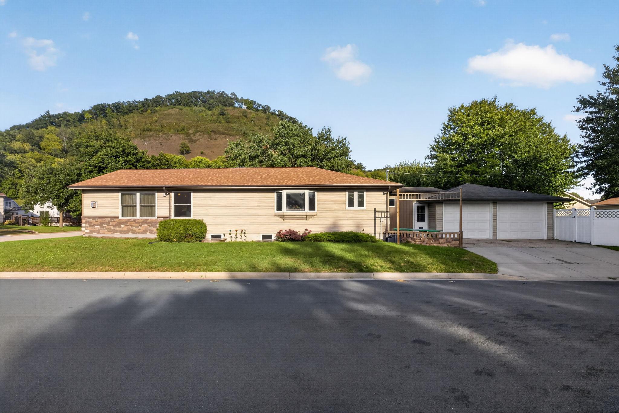 600 E Park Street Property Photo 24