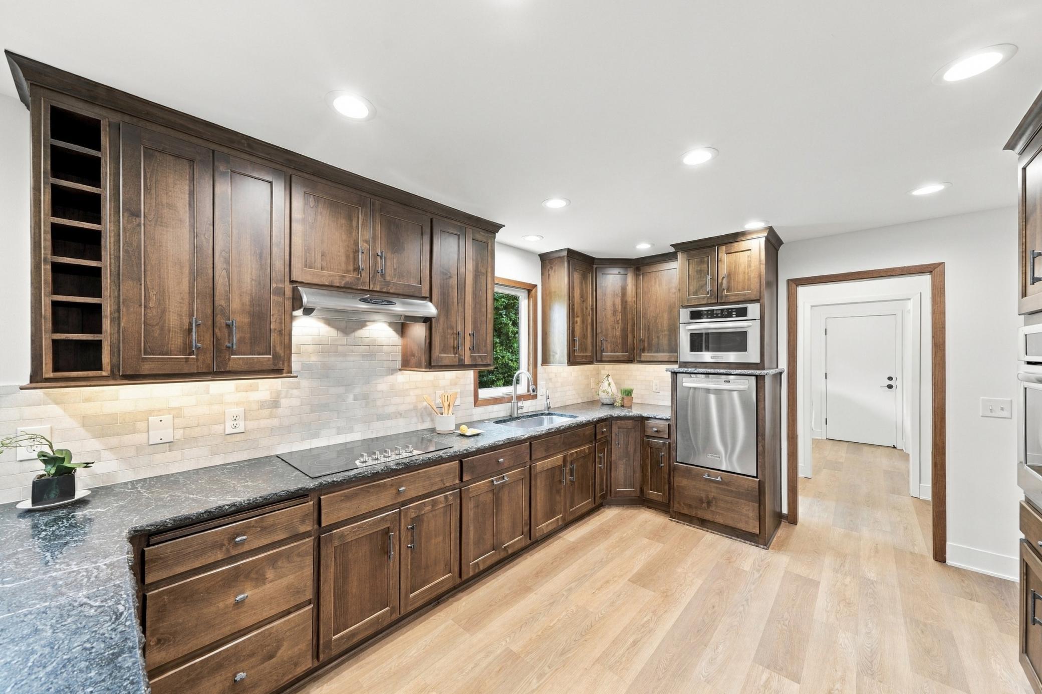 16724 Blenheim Way Property Photo 11