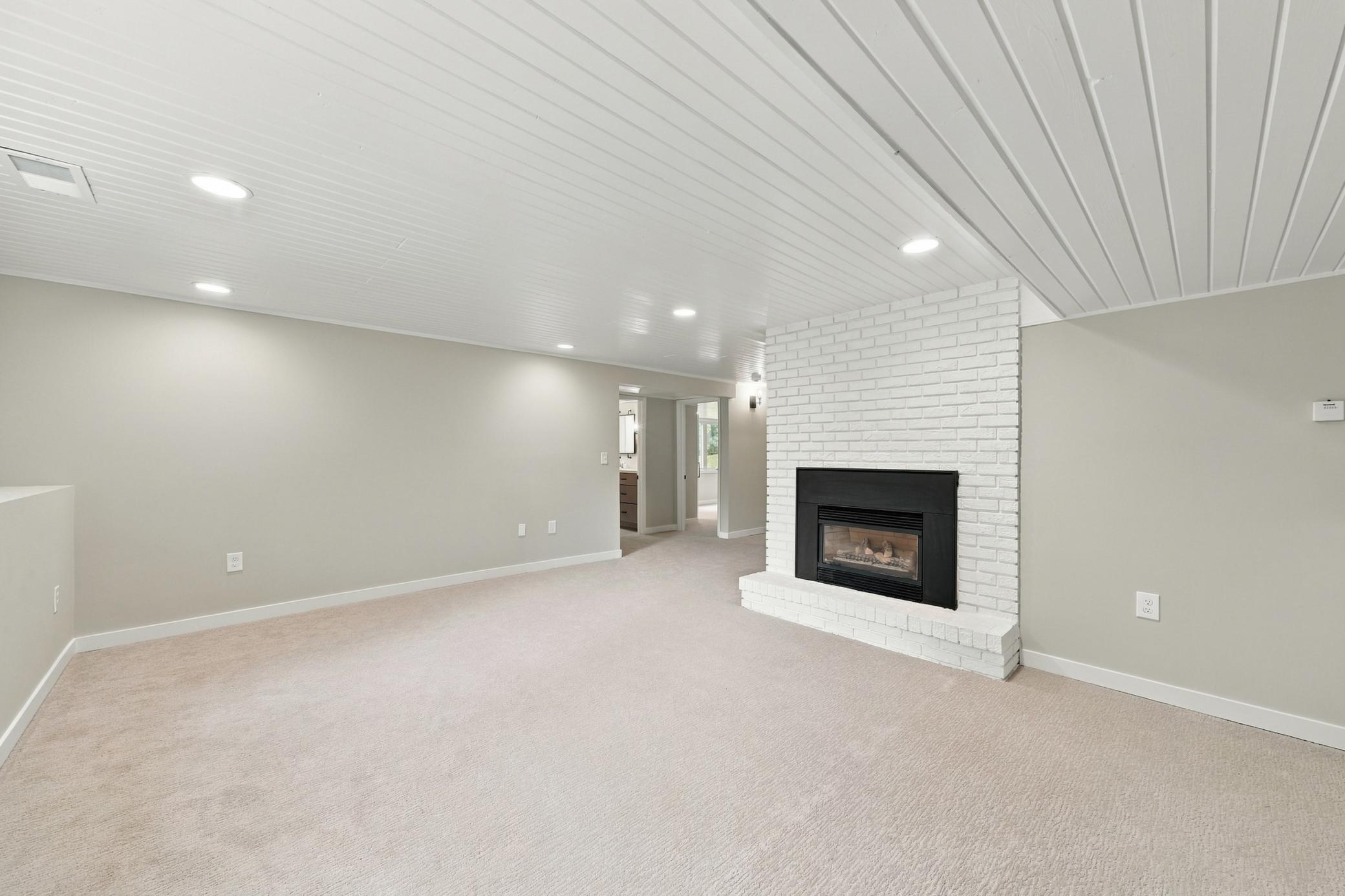 16724 Blenheim Way Property Photo 59