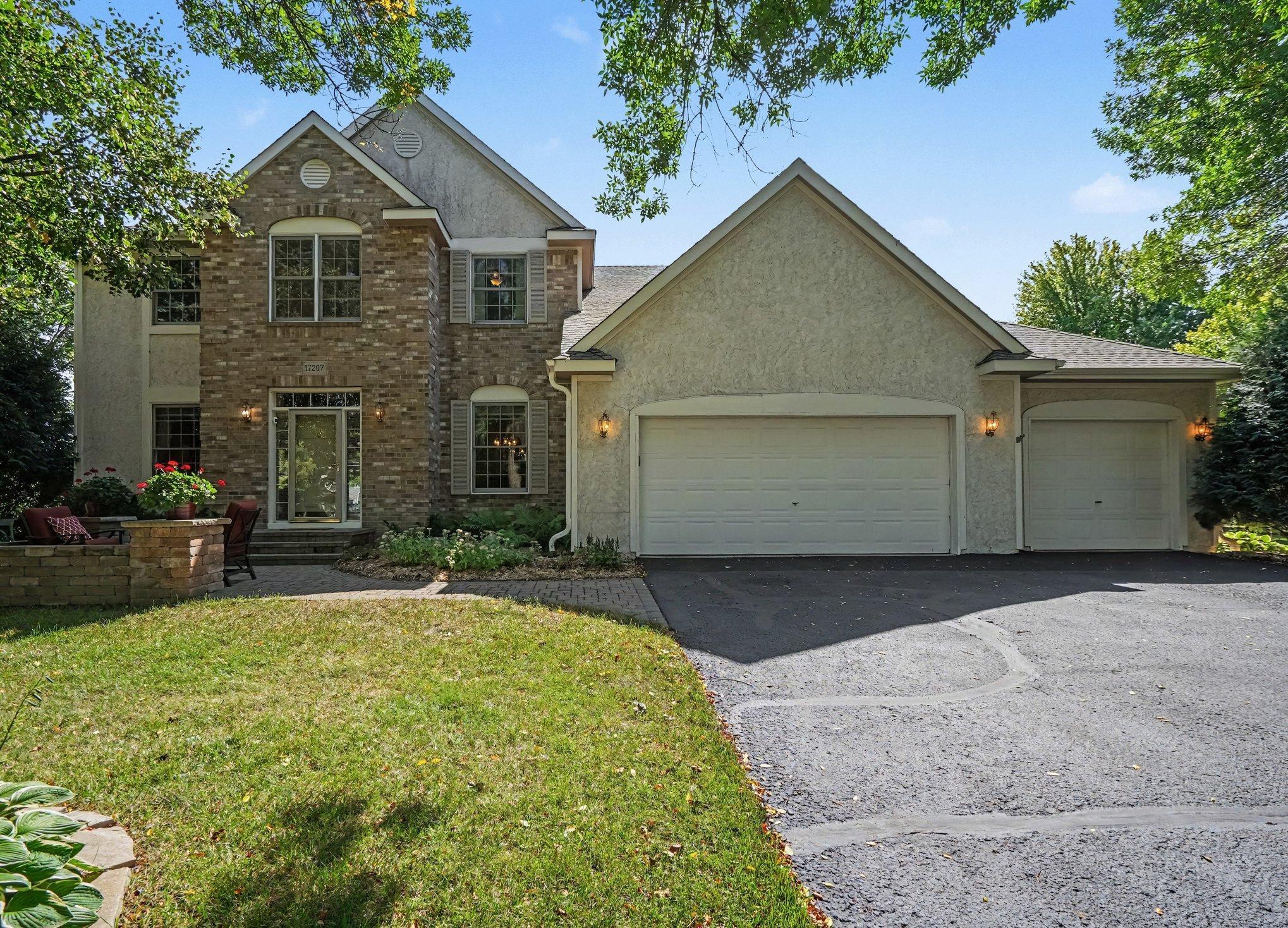 17207 Trenton Lane Property Photo 2