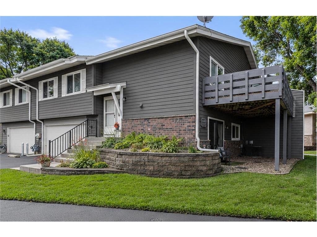 11123 Xavier Circle Property Photo 1
