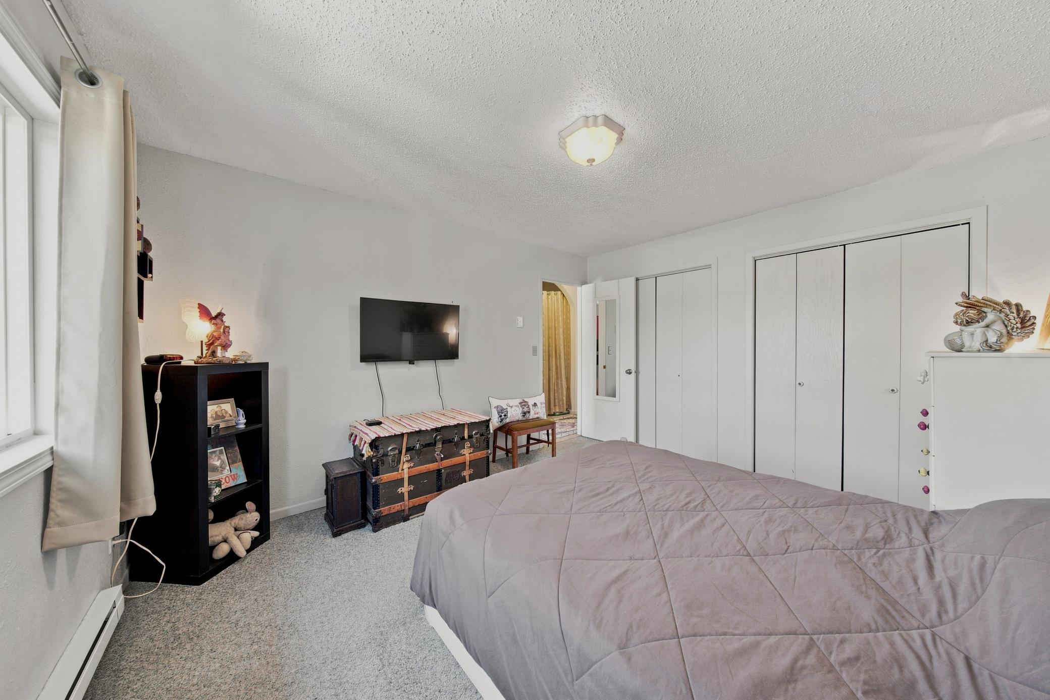 233 19th Street E Property Photo 21