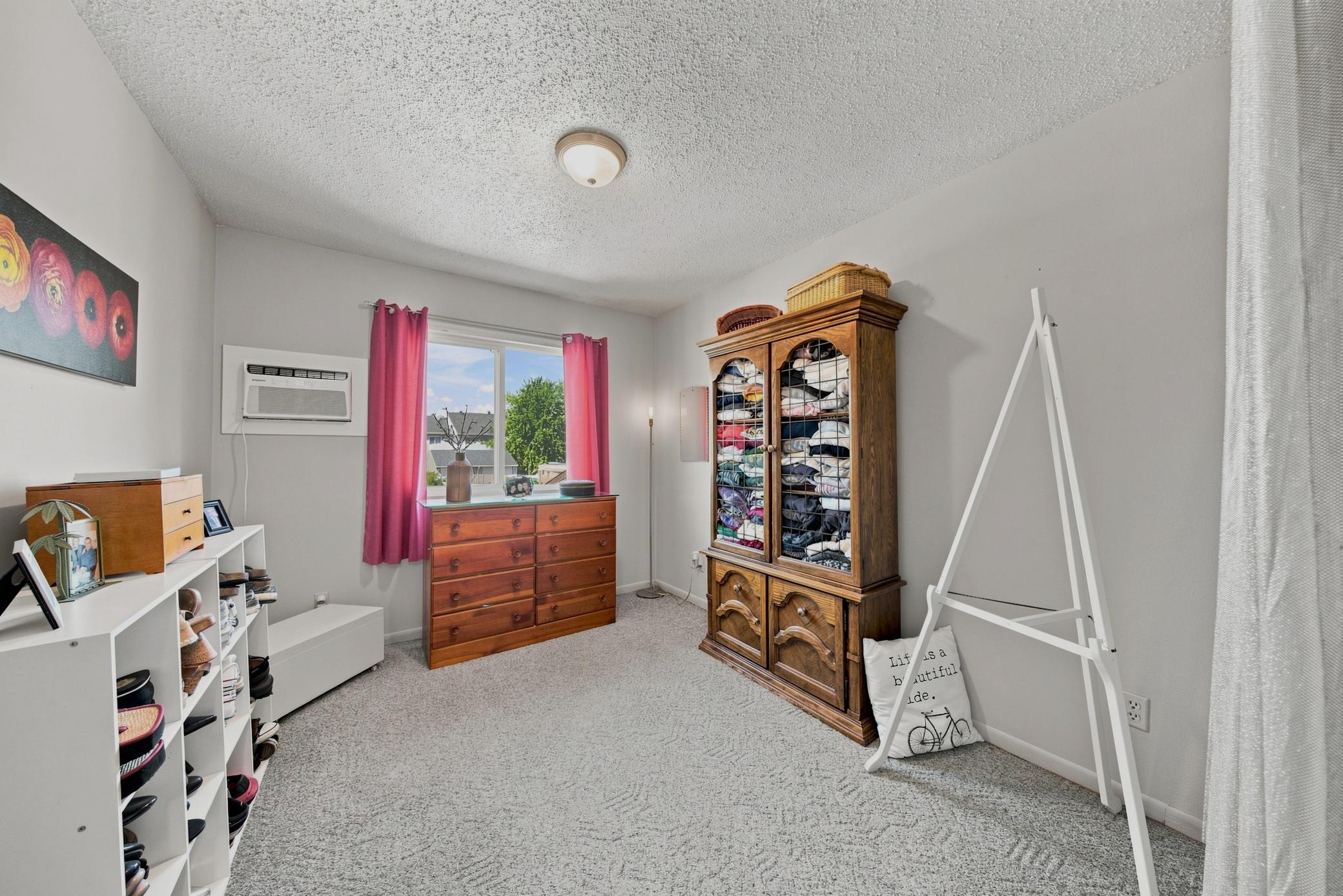 233 19th Street E Property Photo 24