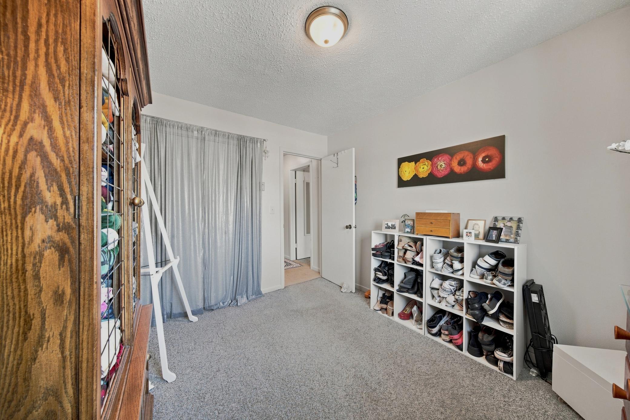 233 19th Street E Property Photo 25