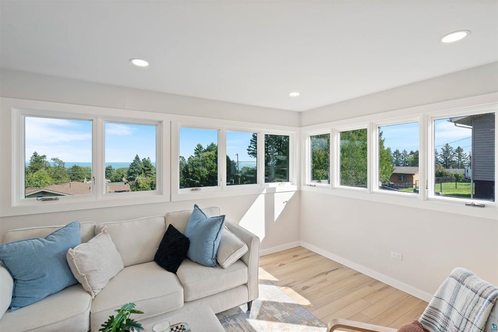 1634 Cliff Avenue Property Photo 7