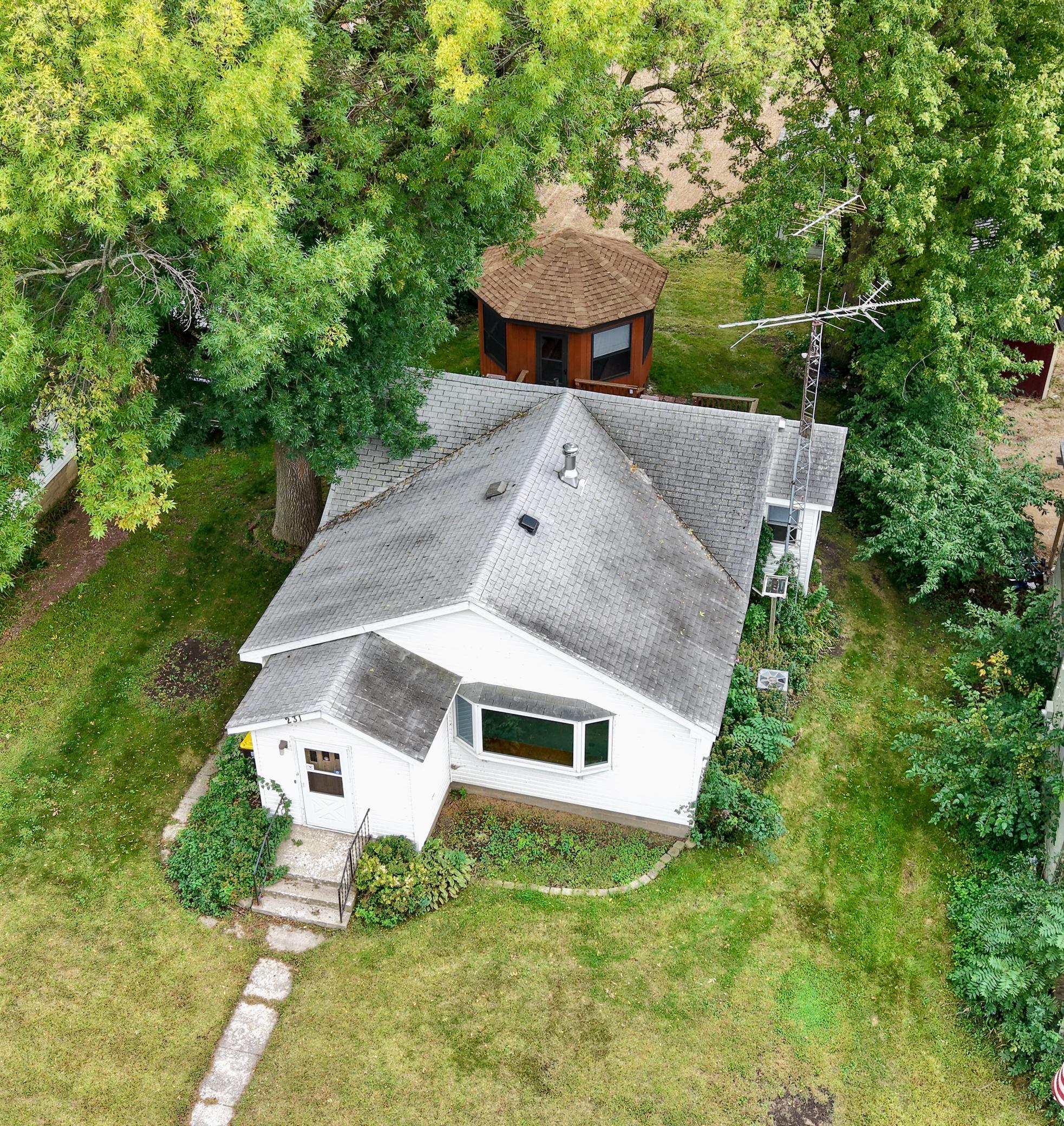 231 Sorenson Street Property Photo 2