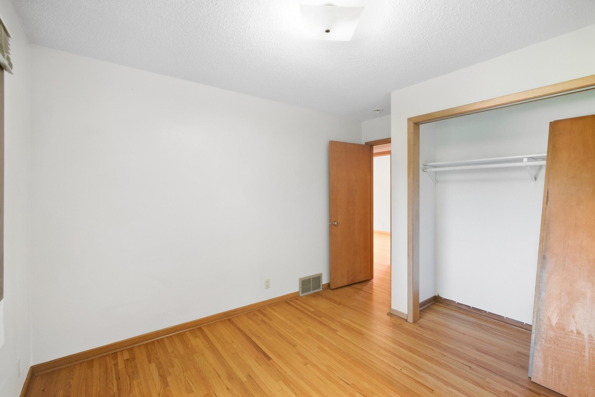 611 James Ave Property Photo 17