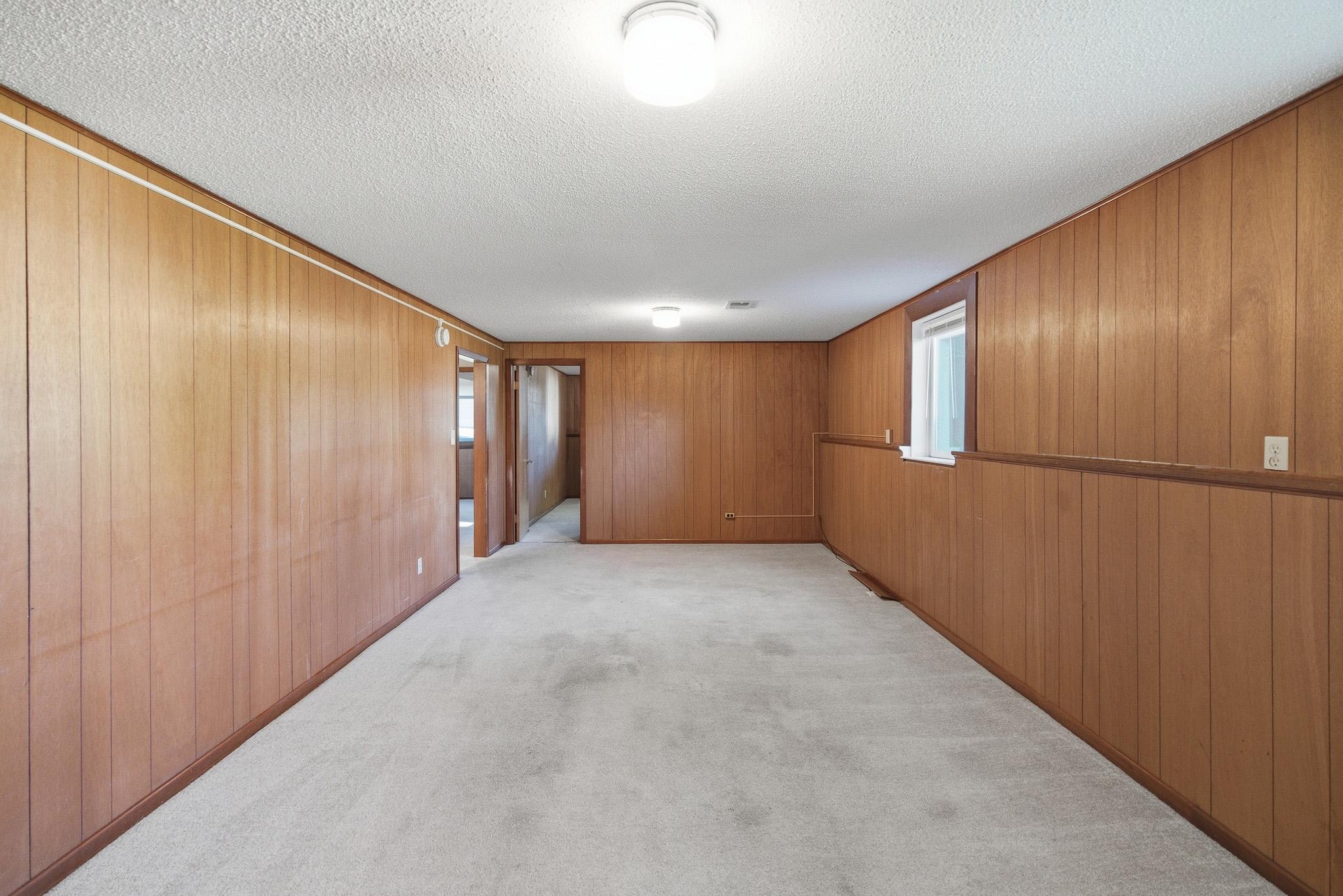 611 James Ave Property Photo 19