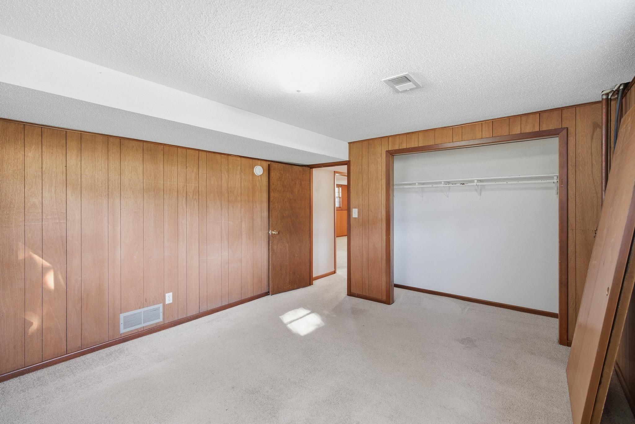 611 James Ave Property Photo 23