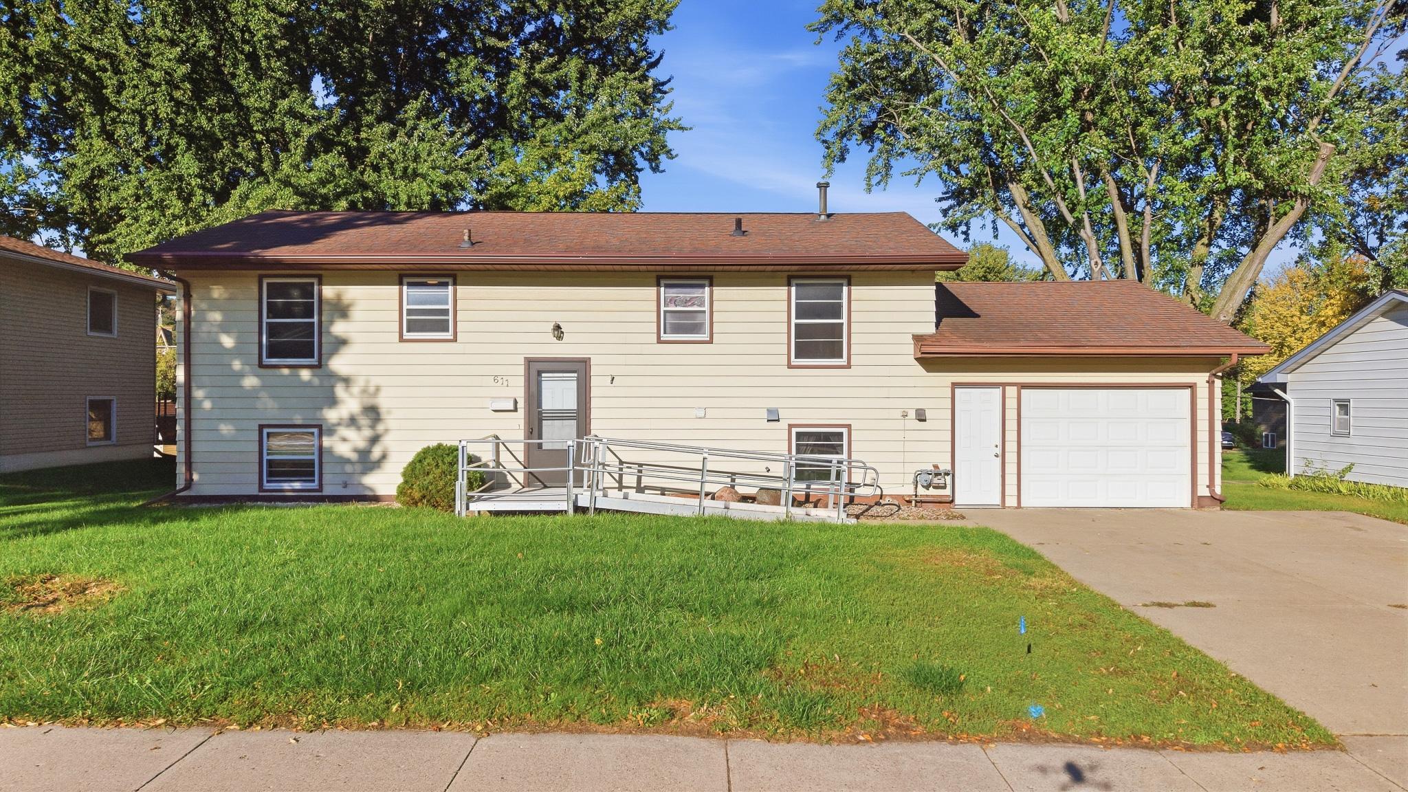 611 James Ave Property Photo 30