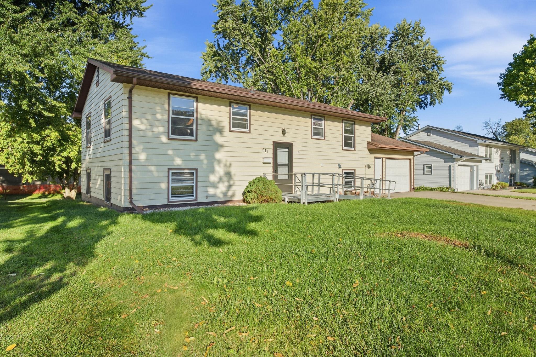 611 James Ave Property Photo 34
