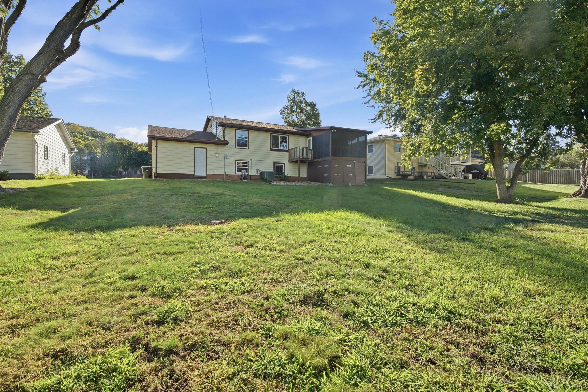 611 James Ave Property Photo 38