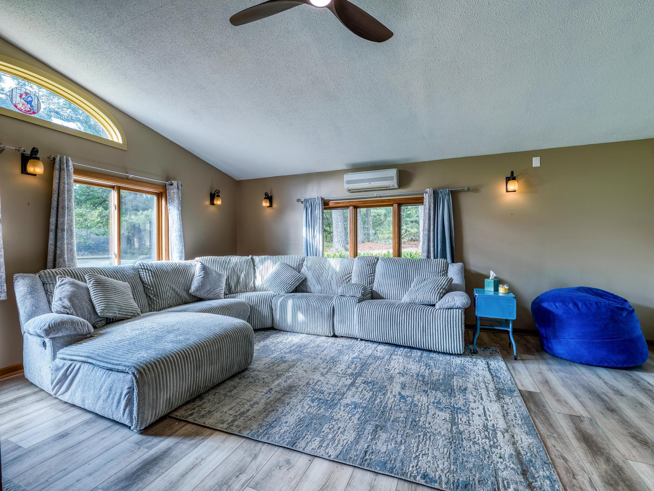 11081 Hillcrest Drive Ne Property Photo 15