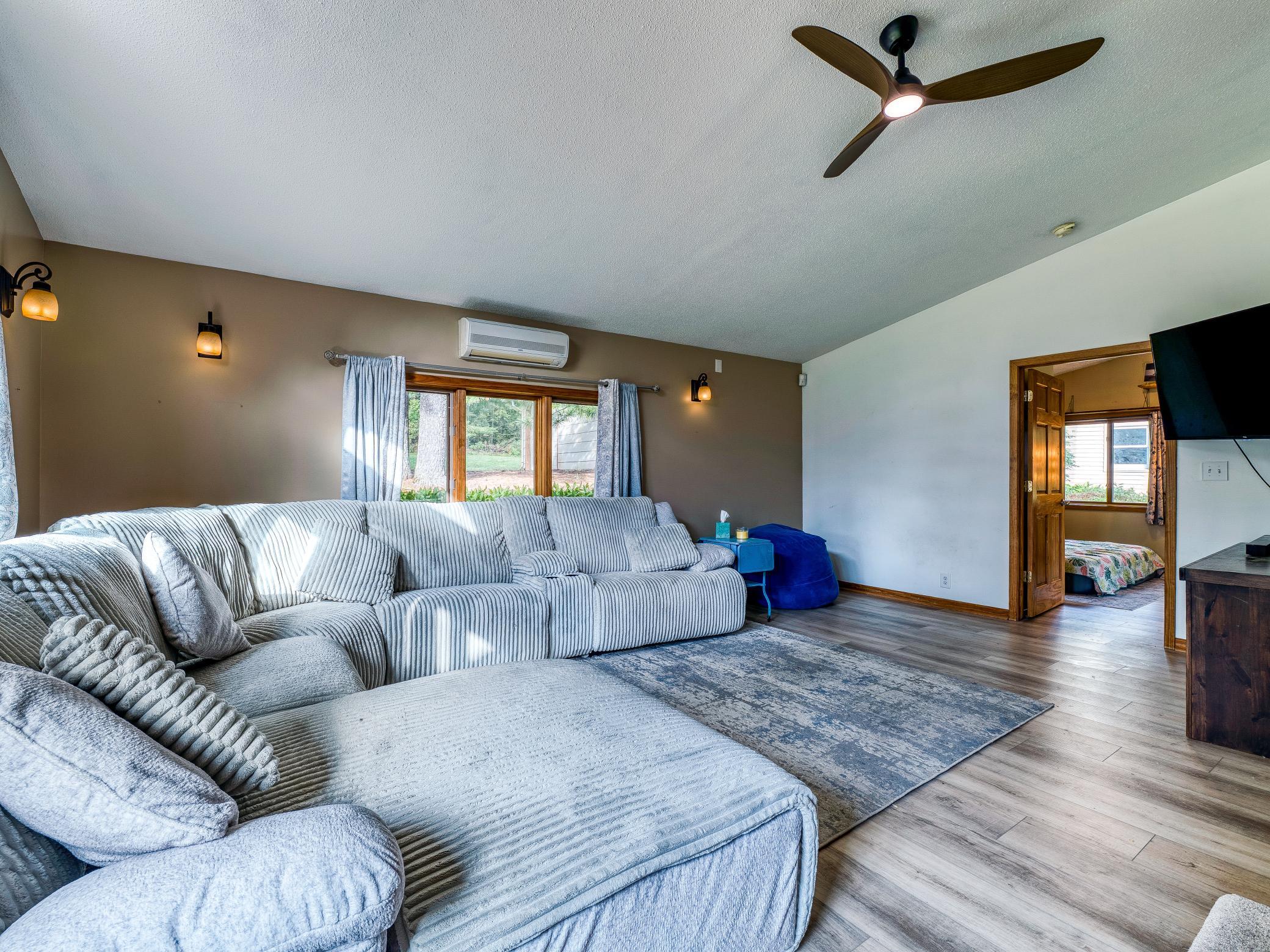 11081 Hillcrest Drive Ne Property Photo 17