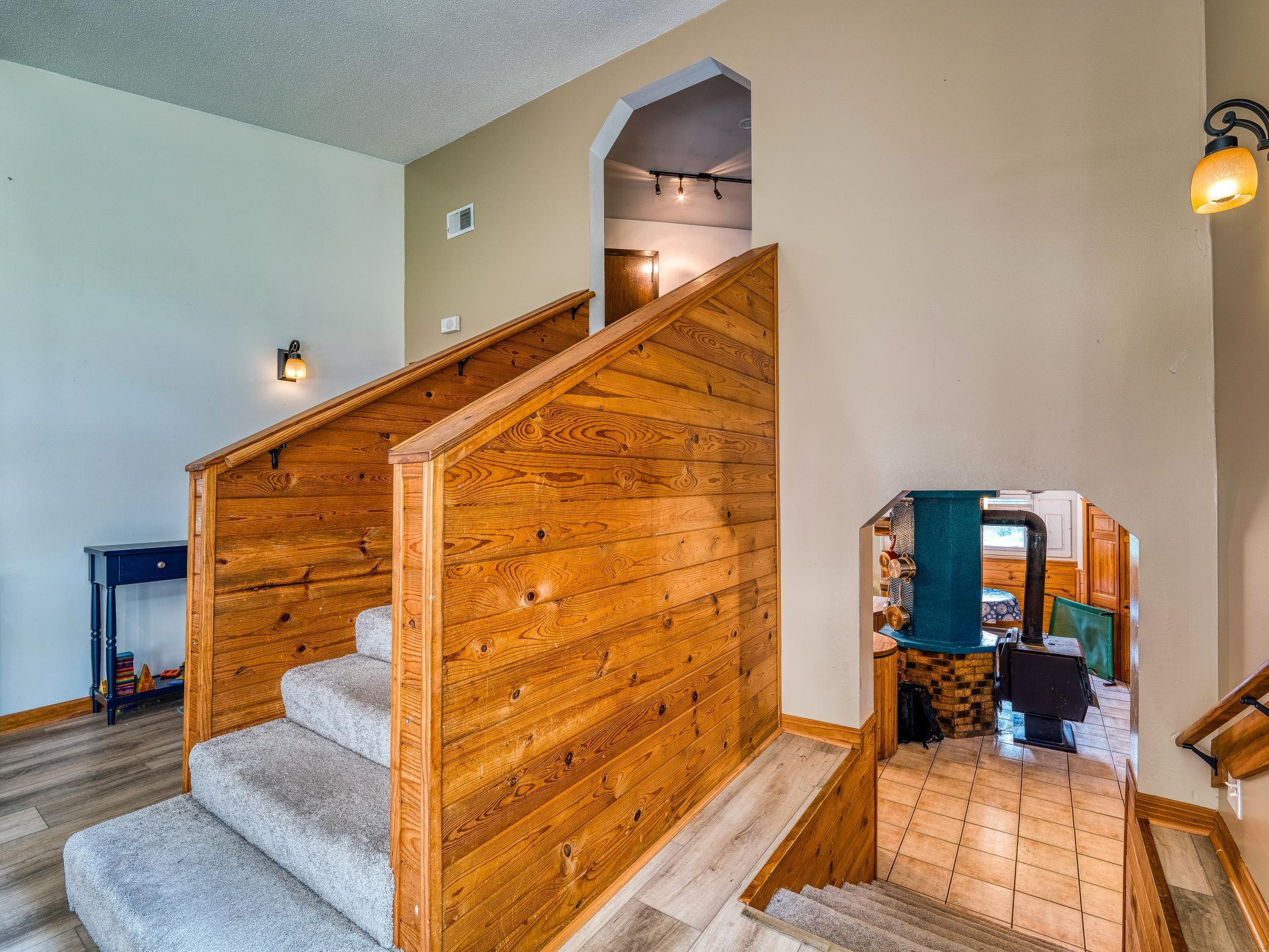 11081 Hillcrest Drive Ne Property Photo 19