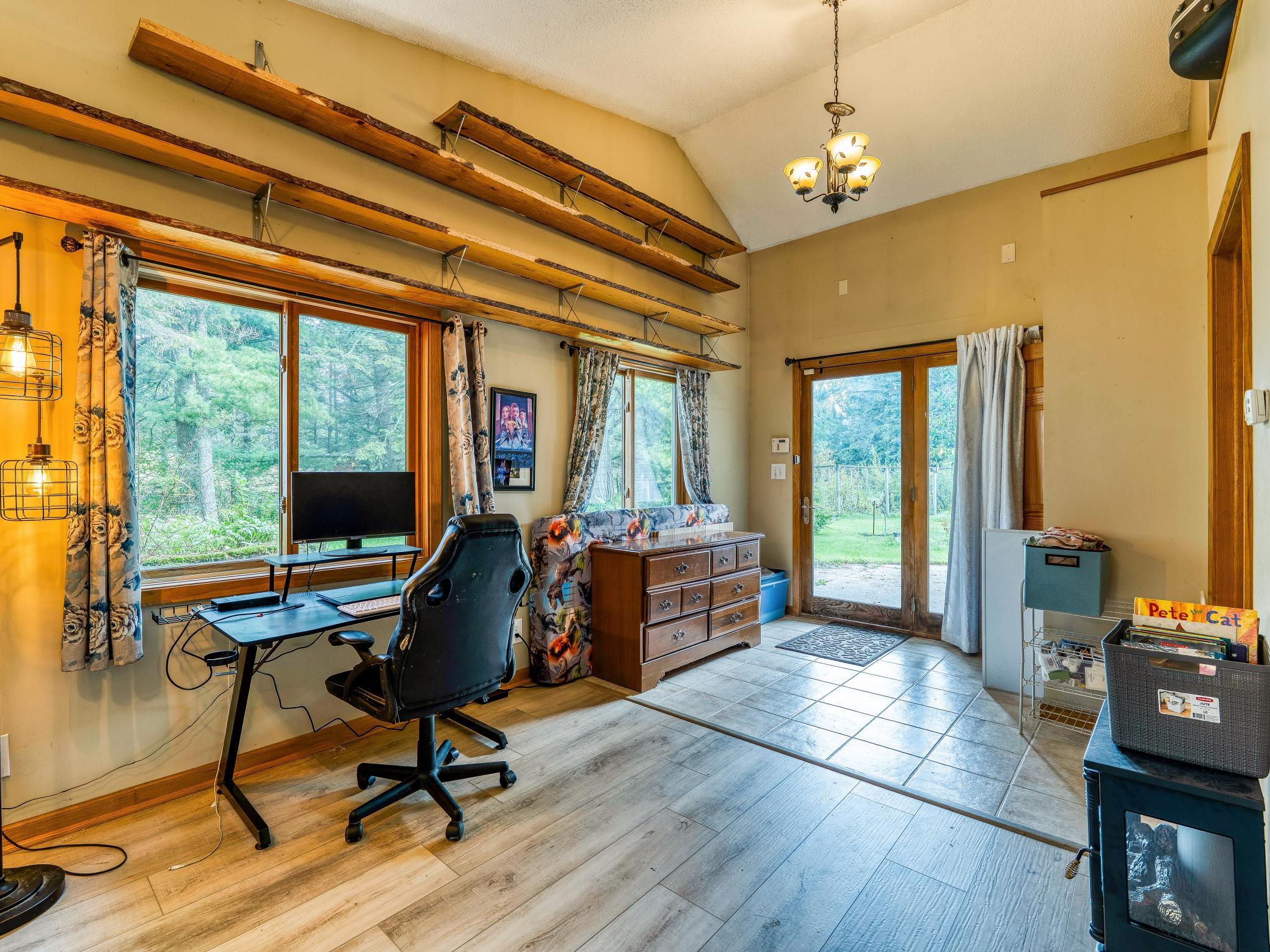 11081 Hillcrest Drive Ne Property Photo 23