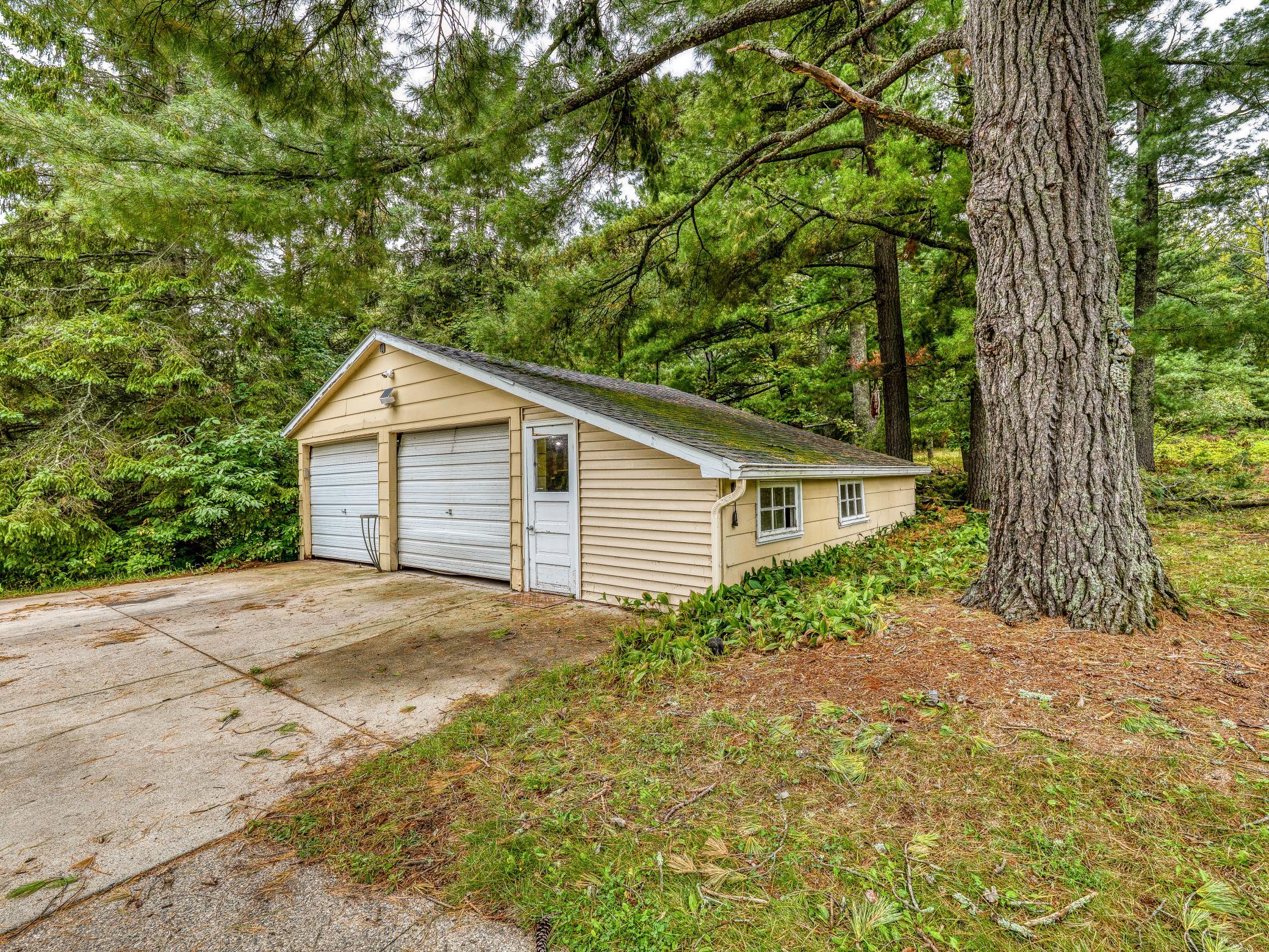 11081 Hillcrest Drive Ne Property Photo 40