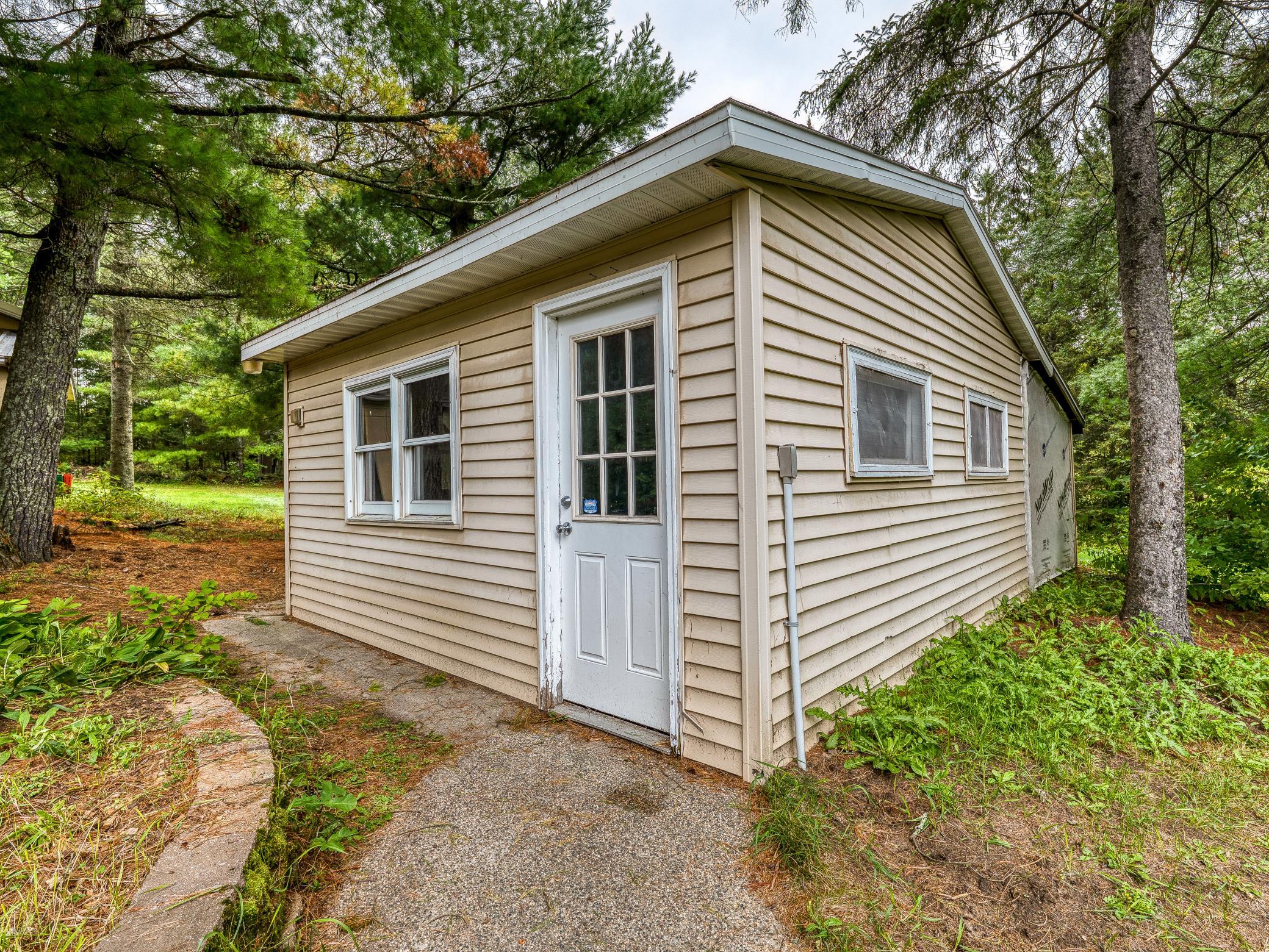11081 Hillcrest Drive Ne Property Photo 44