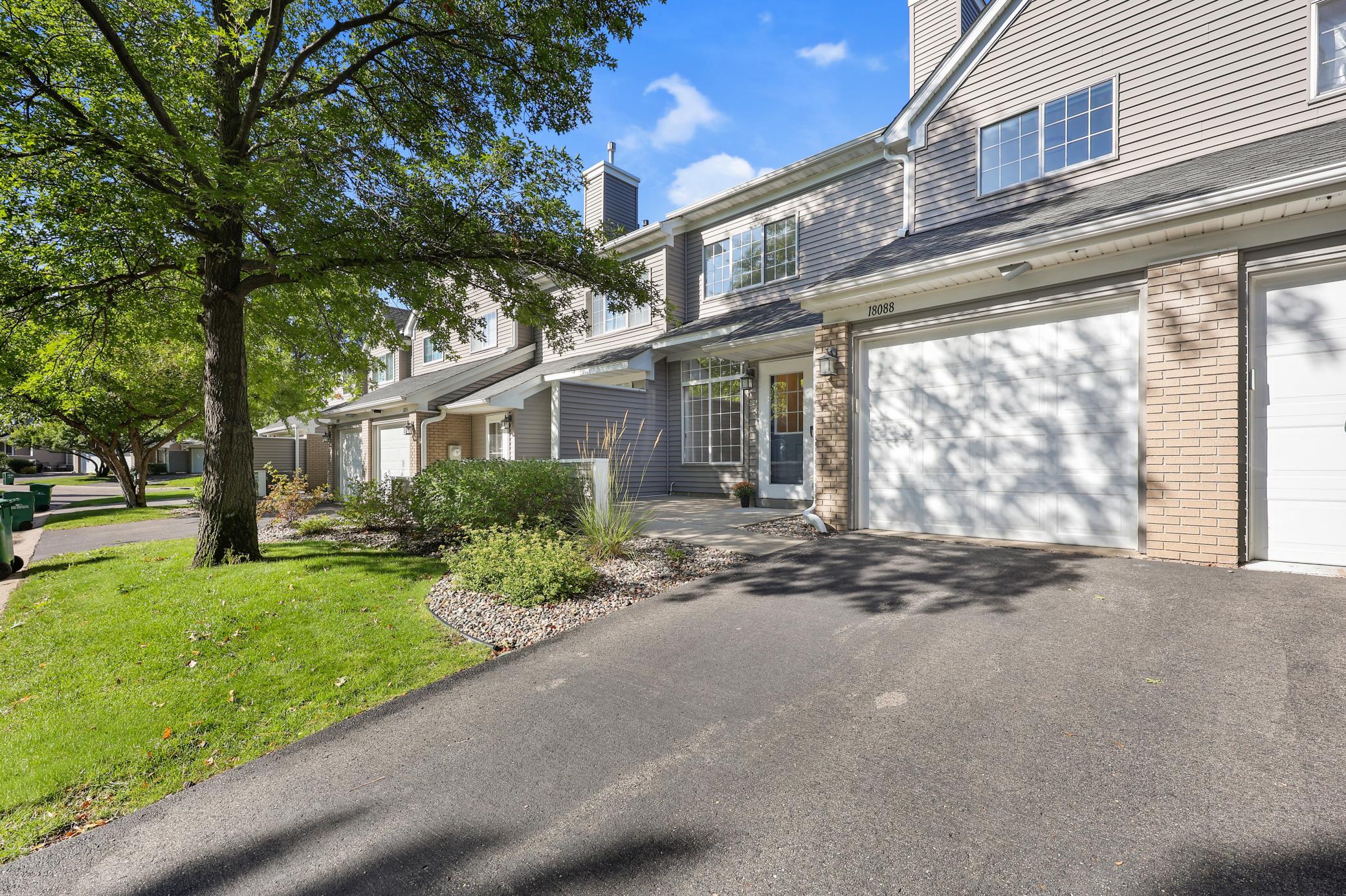 18088 Settlers Way Property Photo 1