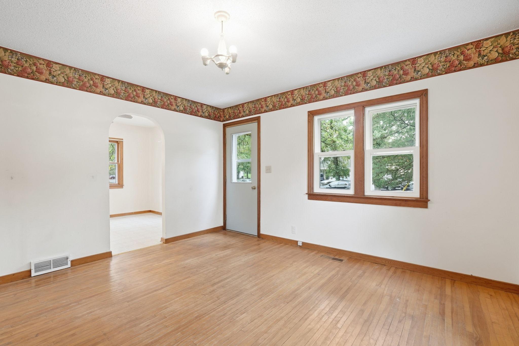 303 8th Avenue Property Photo 3