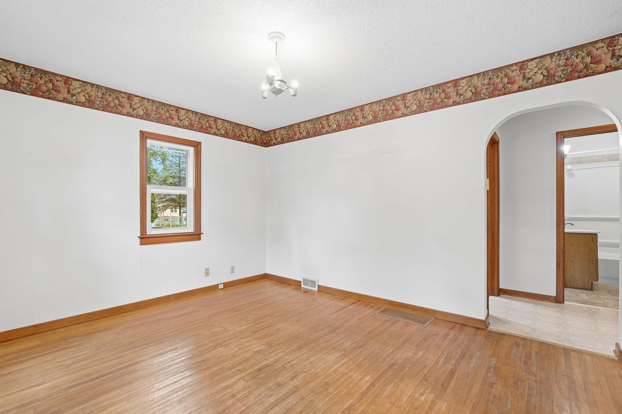 303 8th Avenue Property Photo 4