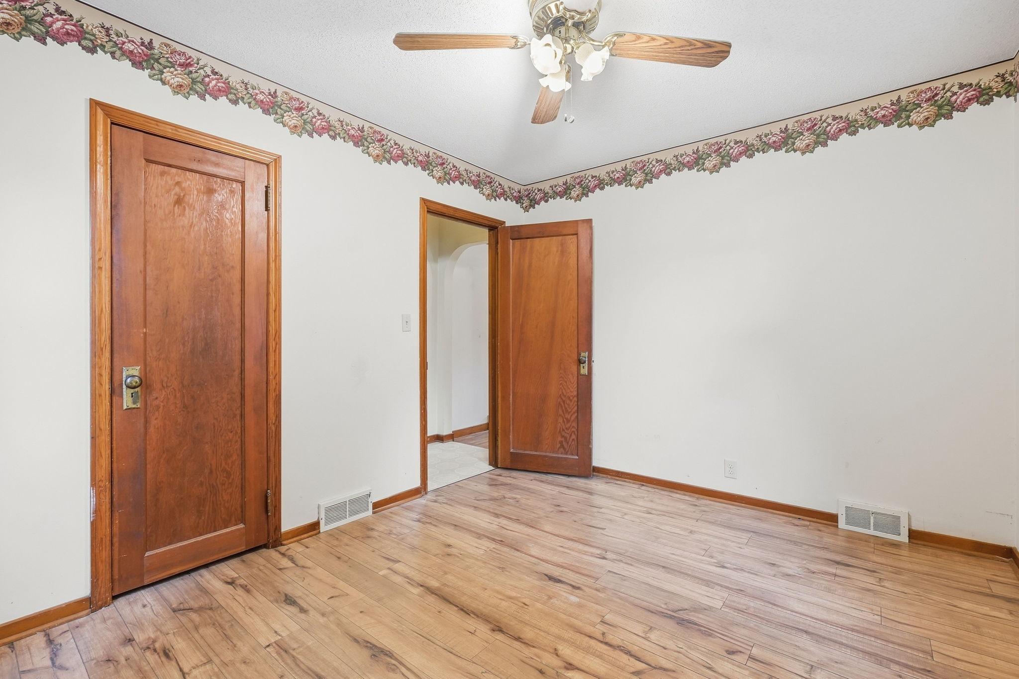 303 8th Avenue Property Photo 7