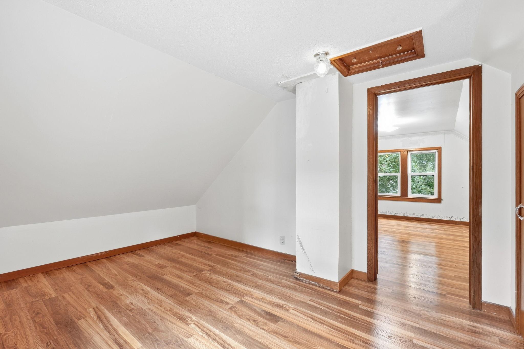 303 8th Avenue Property Photo 8