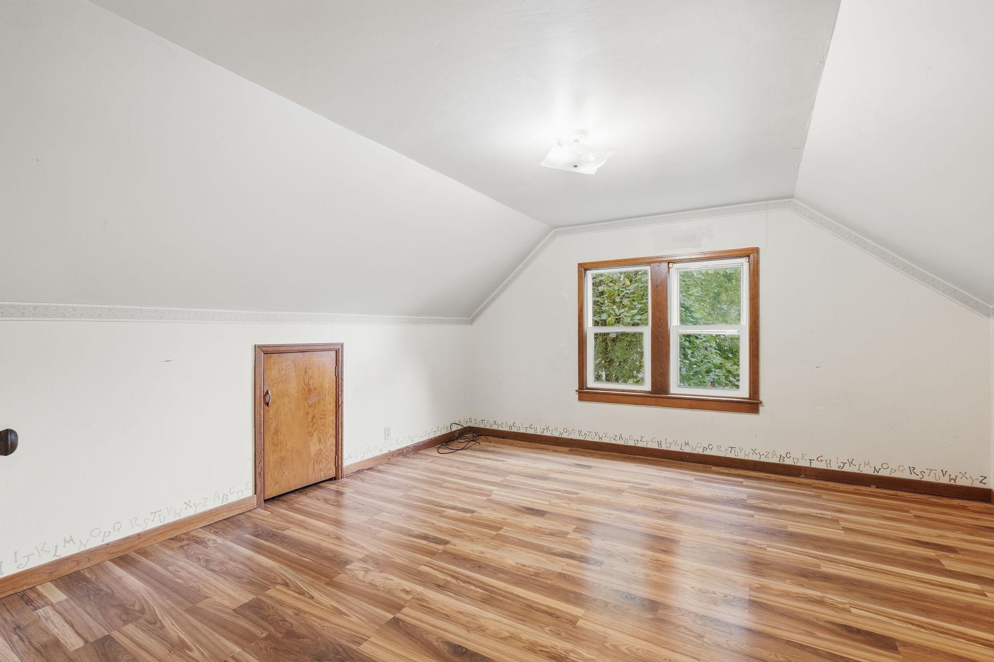 303 8th Avenue Property Photo 9
