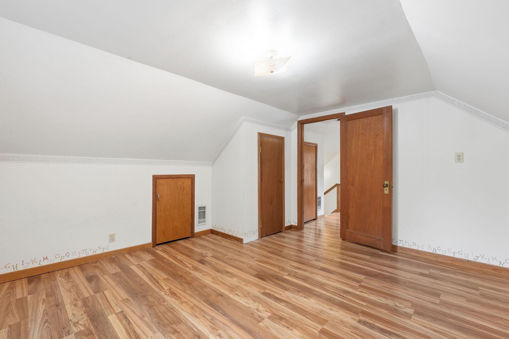 303 8th Avenue Property Photo 10