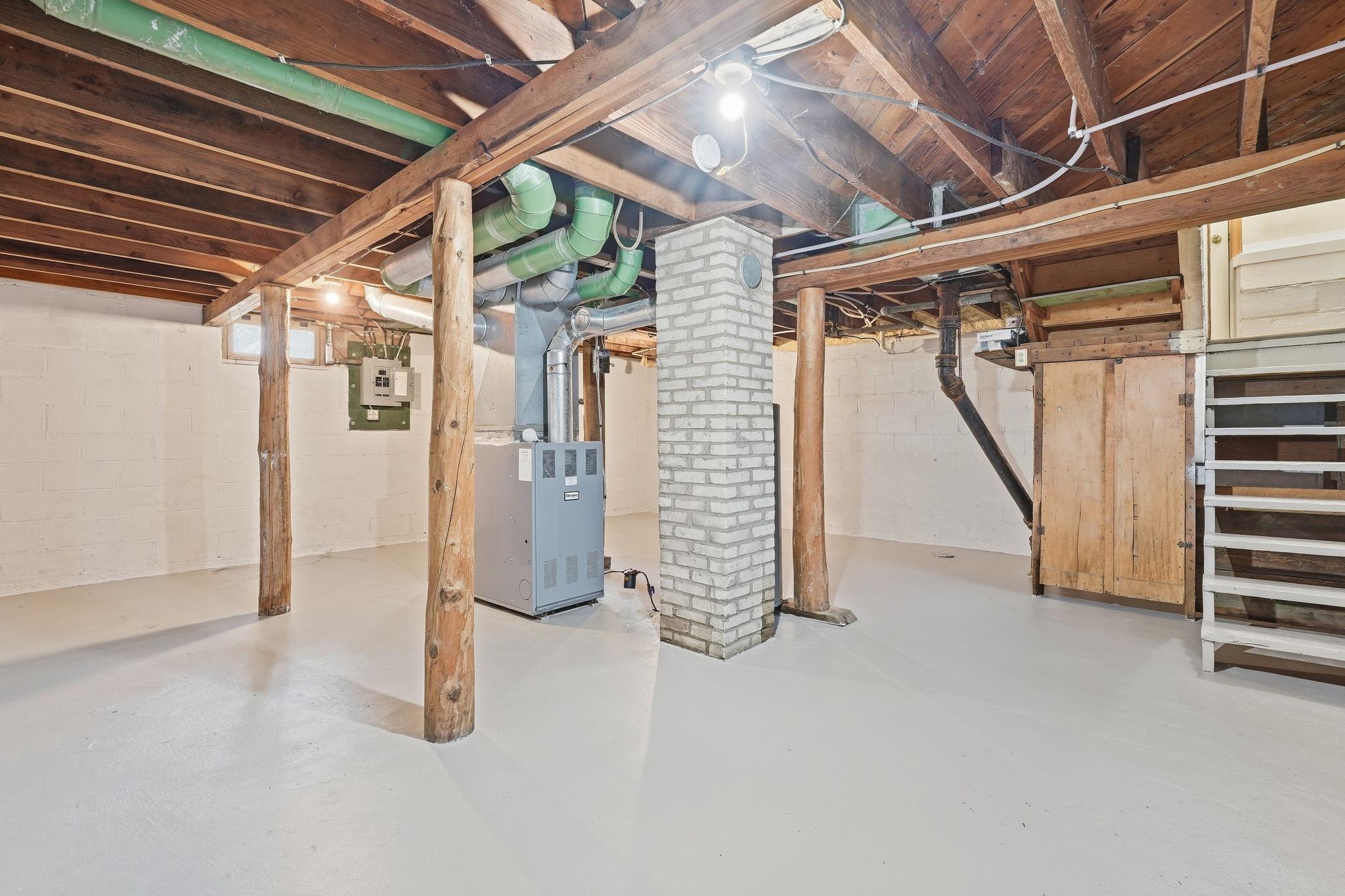 303 8th Avenue Property Photo 13