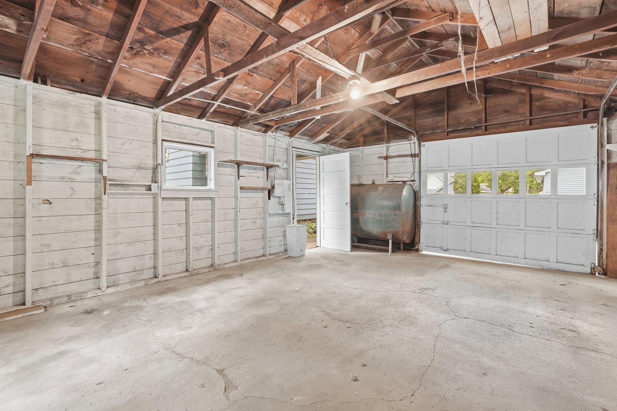 303 8th Avenue Property Photo 17