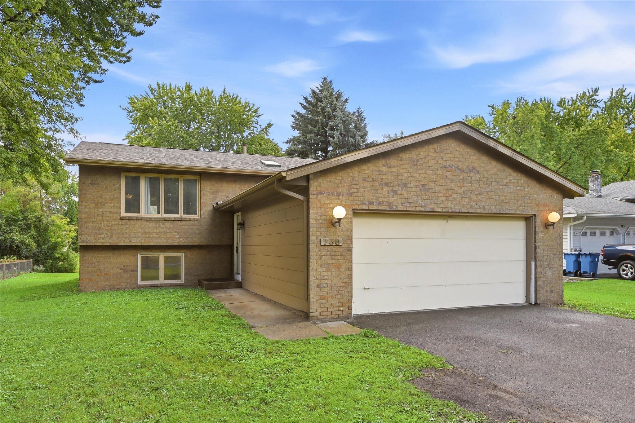 750 Hiawatha Avenue Property Photo 1
