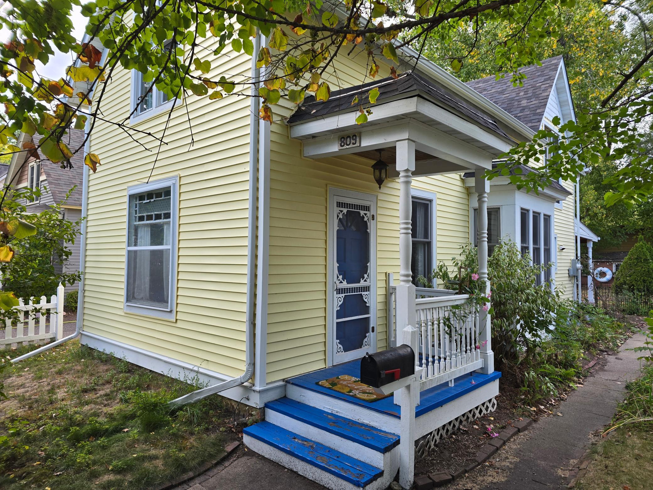 809 Oak Street Property Photo 1