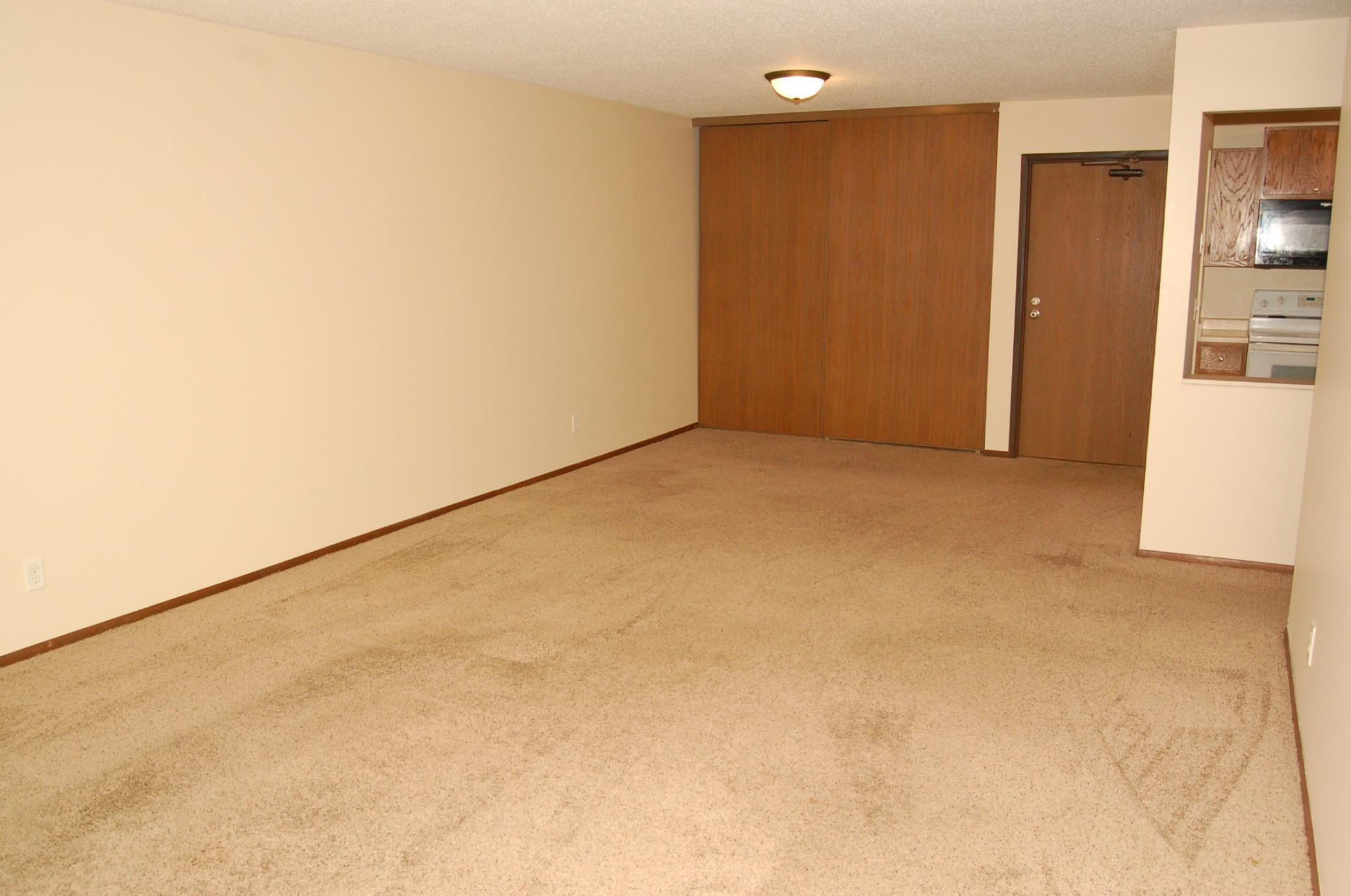 1887 Silver Bell Road 318 Property Photo 2
